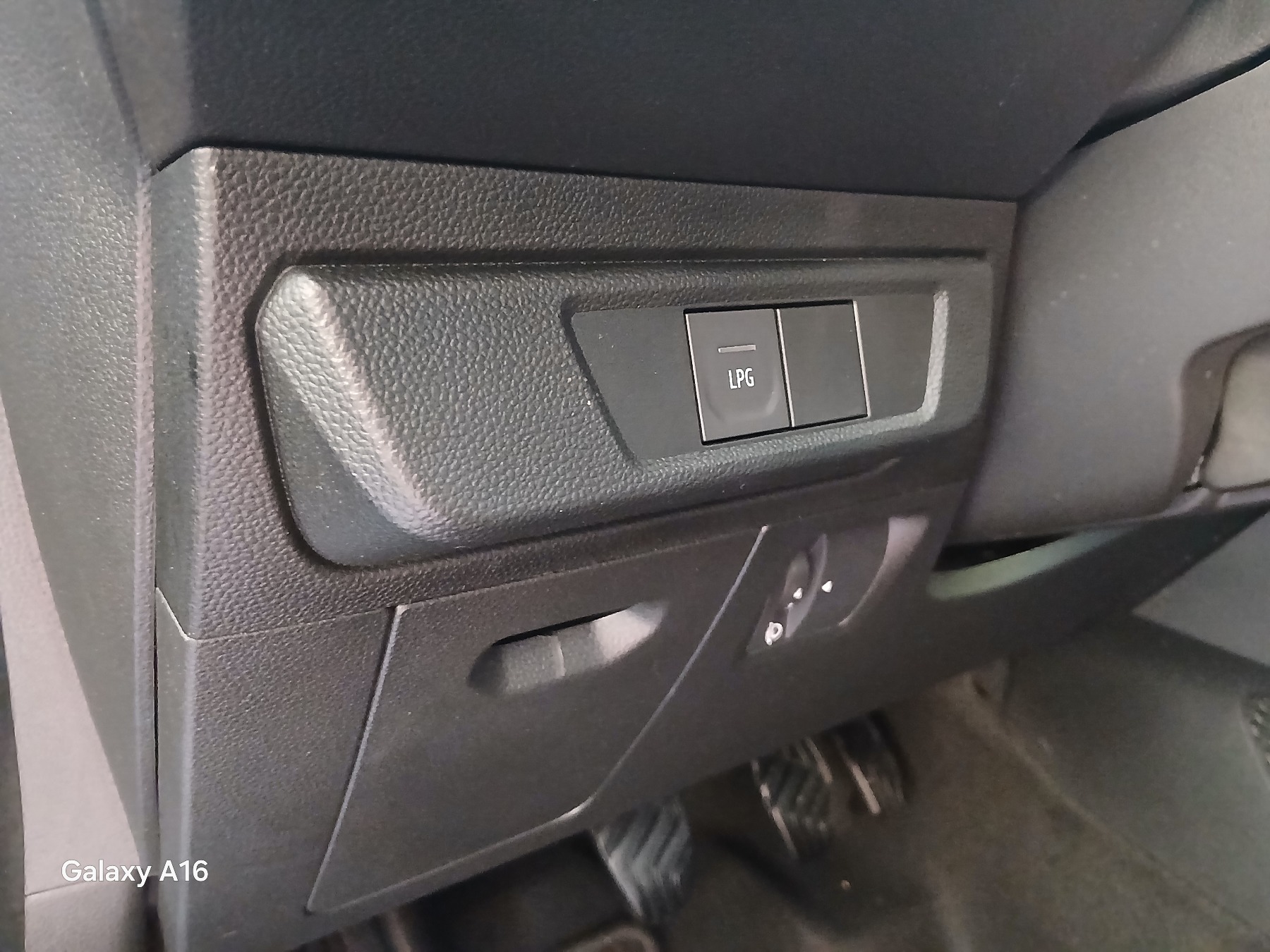 Bild 24 - Sandero Stepway Comfort TCe 100 ECO-G ABS ESP ZV