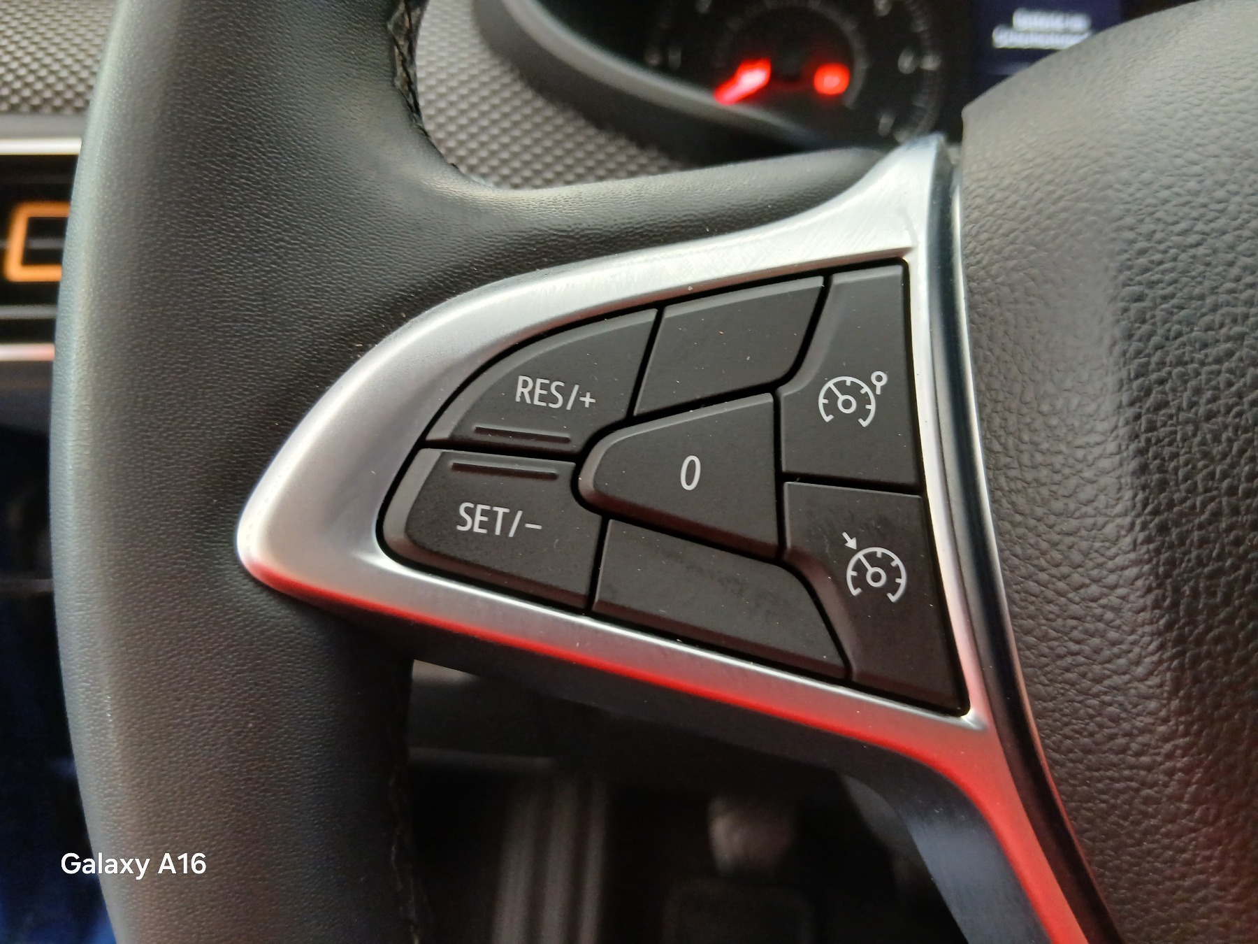Bild 28 - Sandero Stepway Comfort TCe 100 ECO-G ABS ESP ZV