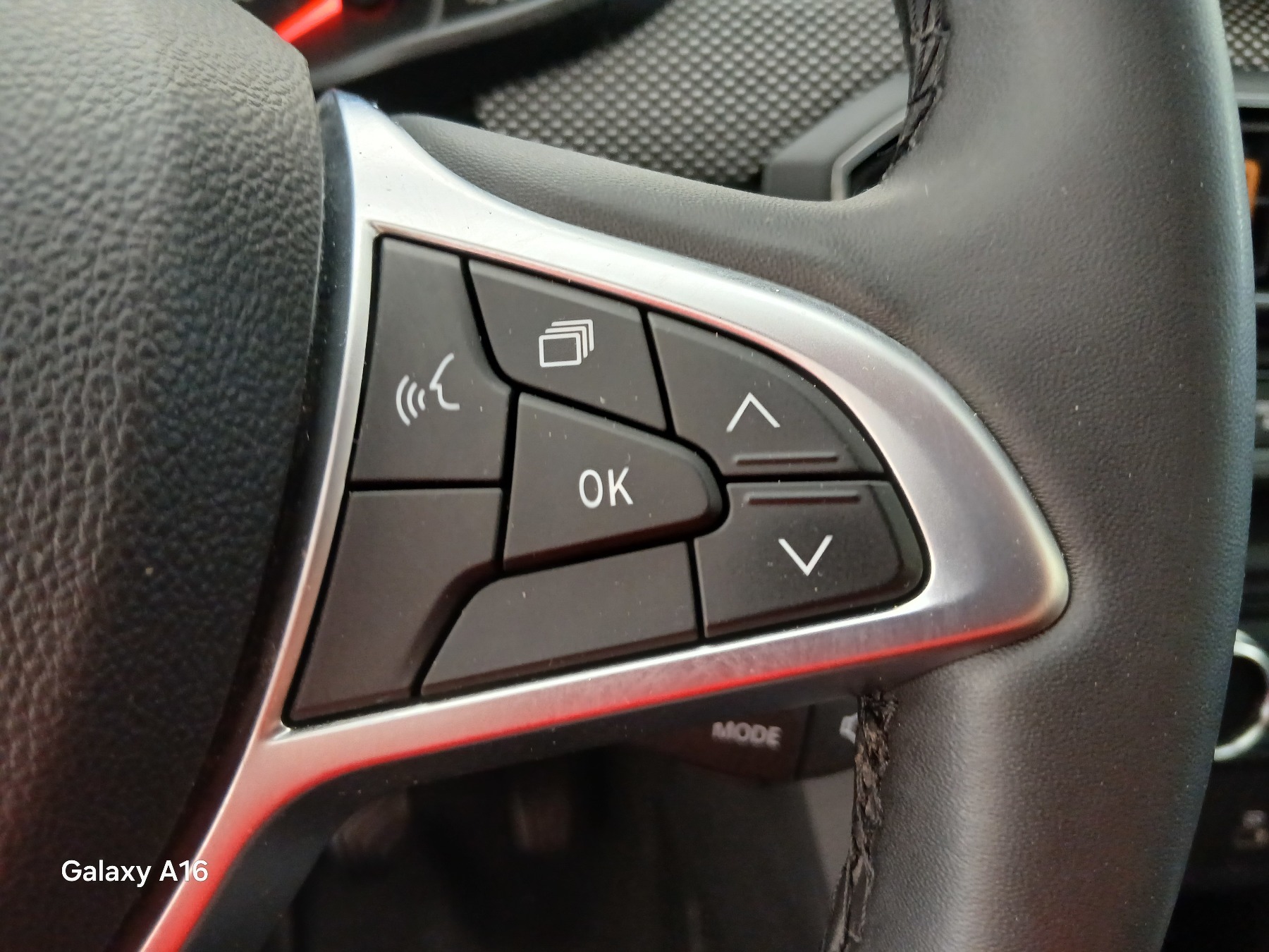Bild 29 - Sandero Stepway Comfort TCe 100 ECO-G ABS ESP ZV