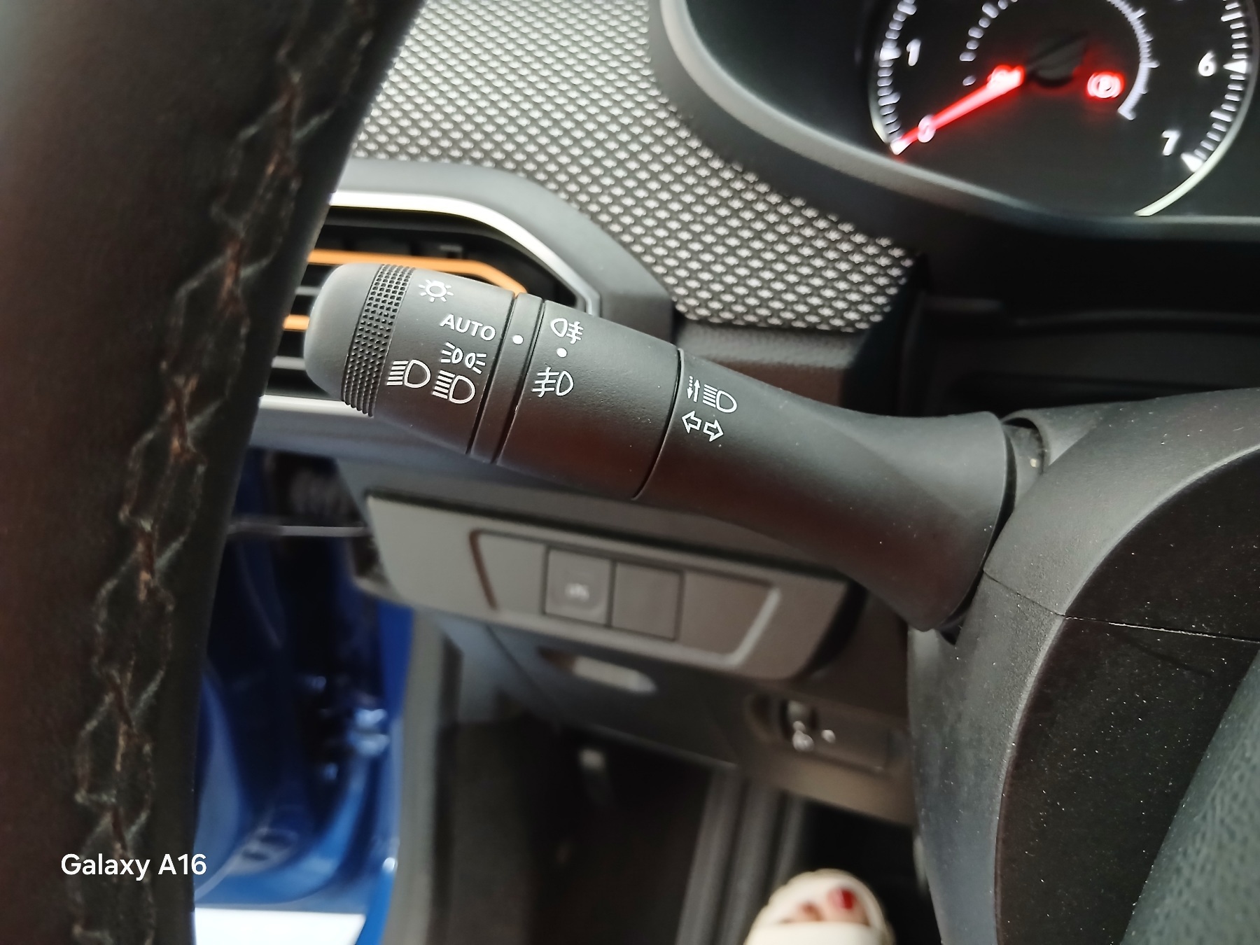 Bild 30 - Sandero Stepway Comfort TCe 100 ECO-G ABS ESP ZV