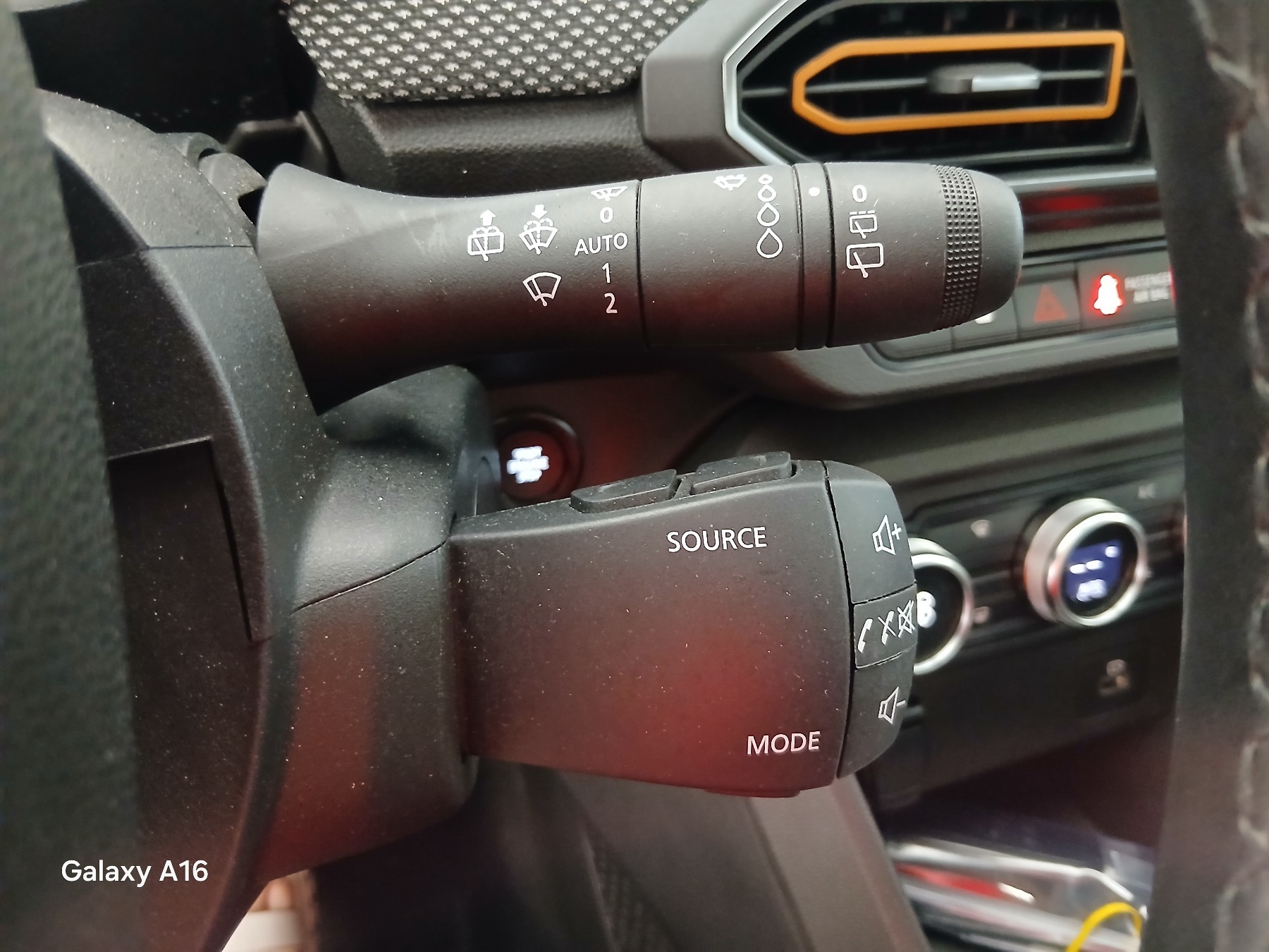 Bild 32 - Sandero Stepway Comfort TCe 100 ECO-G ABS ESP ZV