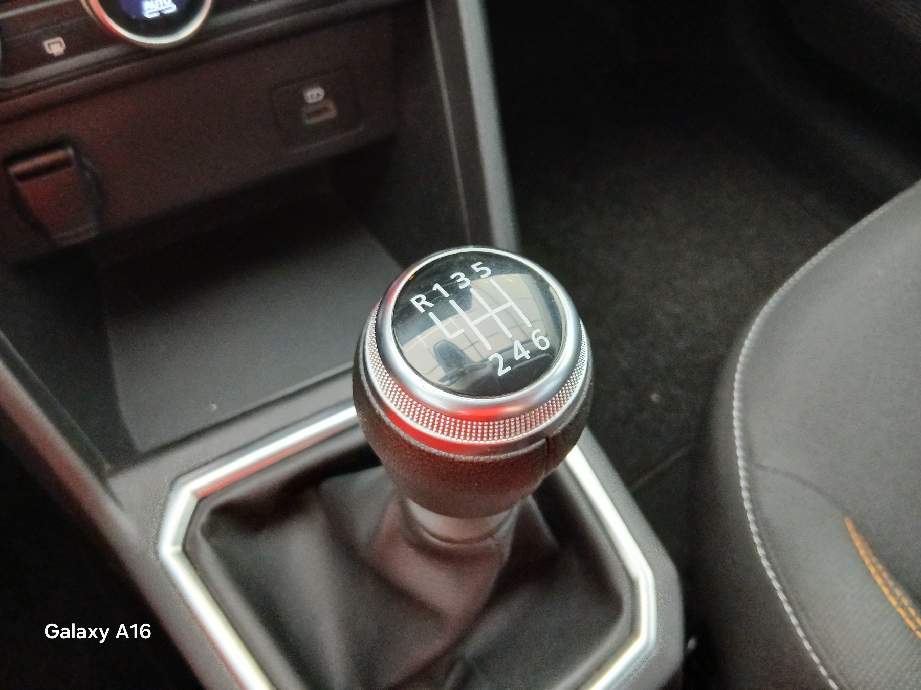 Bild 43 - Sandero Stepway Comfort TCe 100 ECO-G ABS ESP ZV