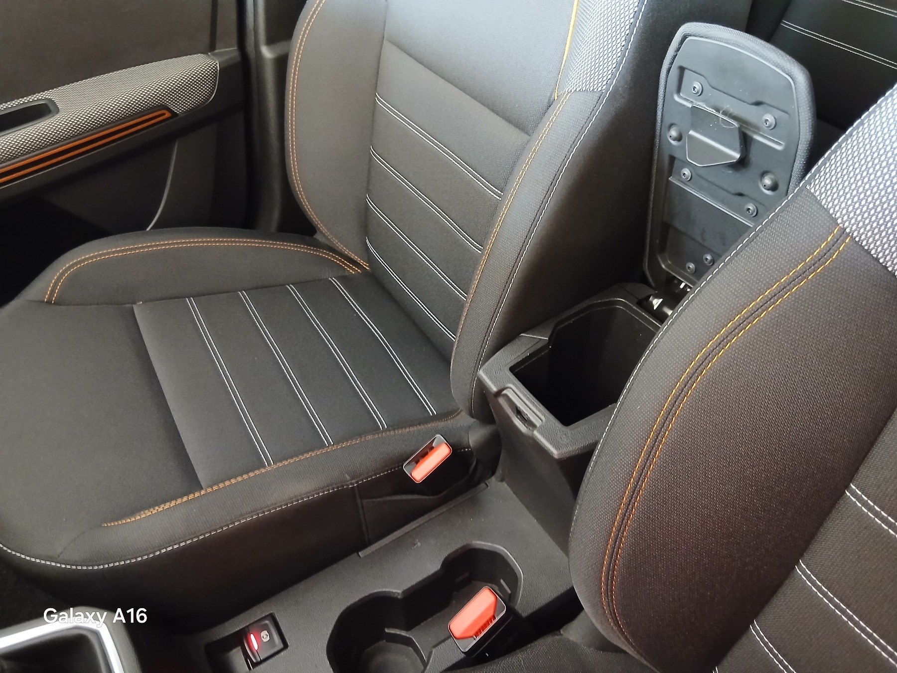 Bild 44 - Sandero Stepway Comfort TCe 100 ECO-G ABS ESP ZV