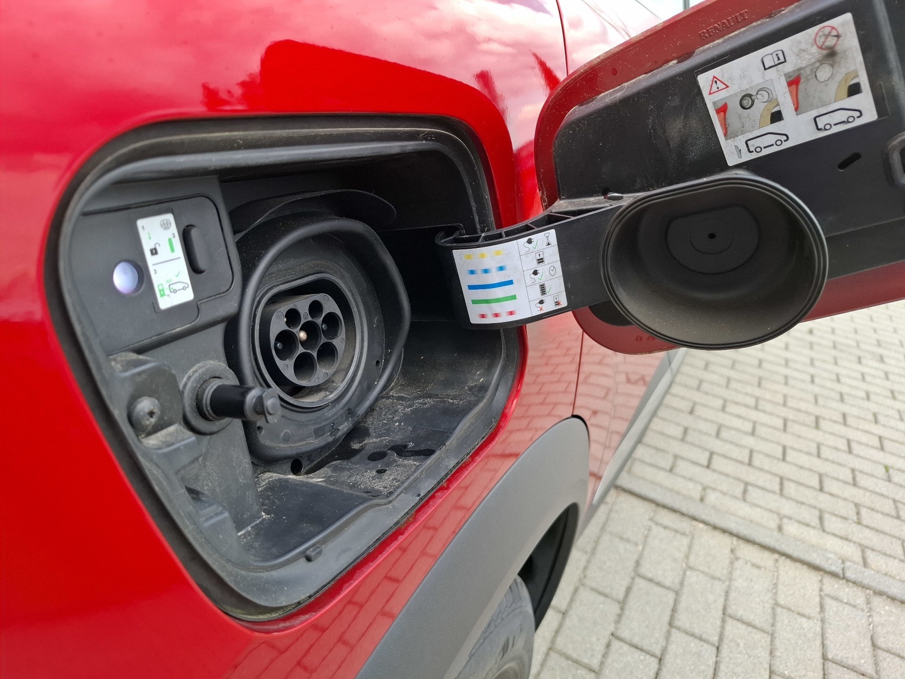 Bild 41 - Captur INTENS E-TECH 160 PLUG-in Schiebedach