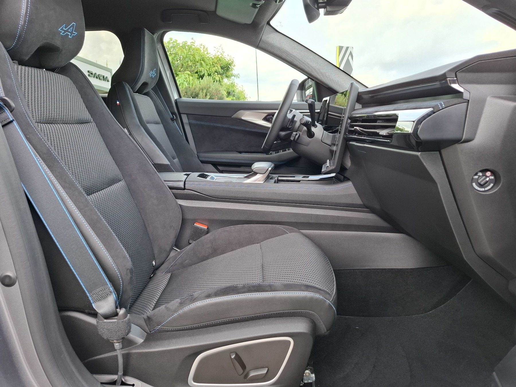 Bild 15 - Austral Mild-Hybrid 160 Techno Esprit Alpine