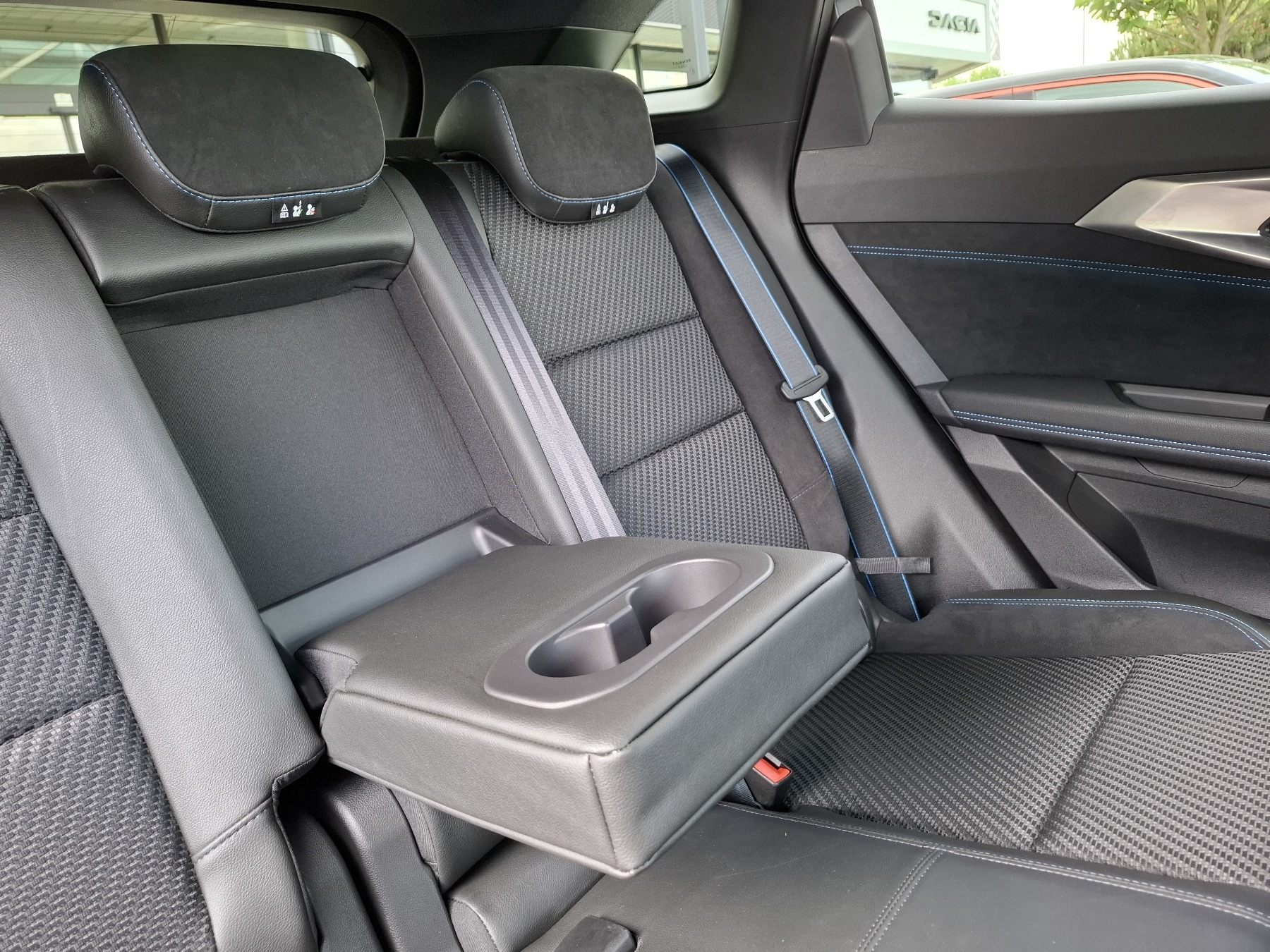 Bild 18 - Austral Mild-Hybrid 160 Techno Esprit Alpine