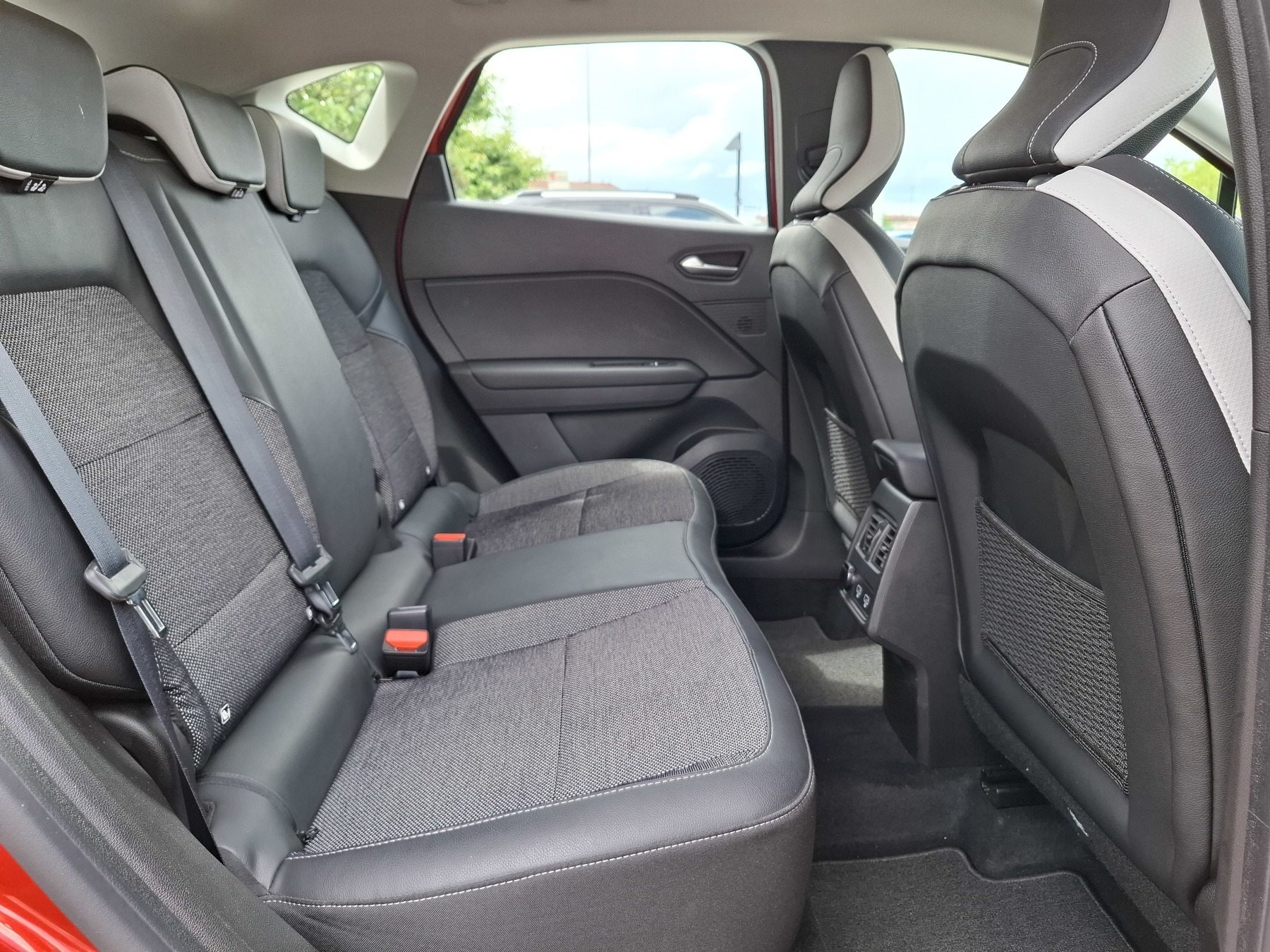 Bild 13 - Captur INTENS E-TECH PLUG-IN 160