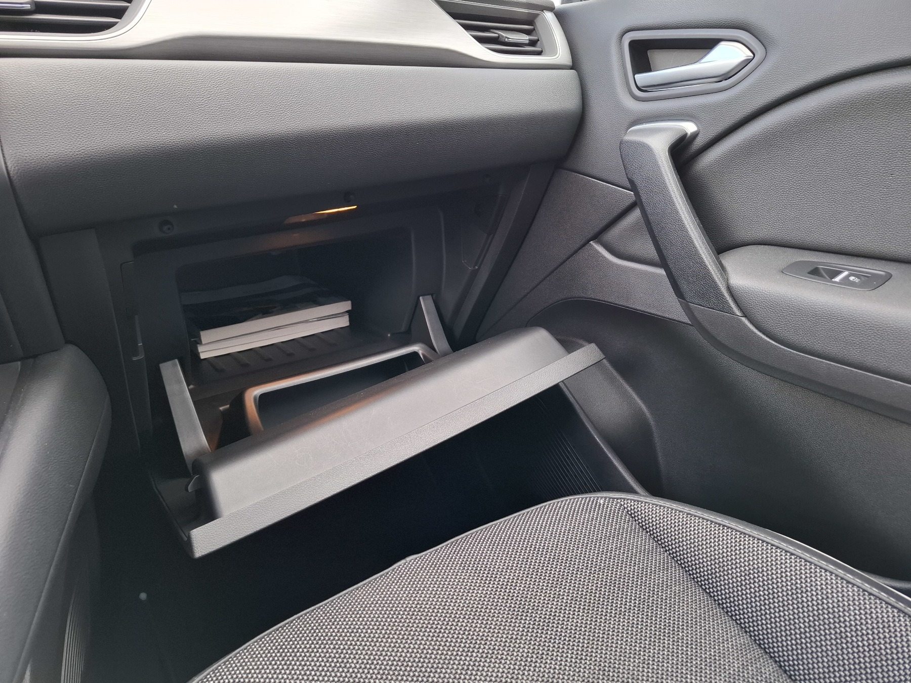 Bild 28 - Captur INTENS E-TECH PLUG-IN 160