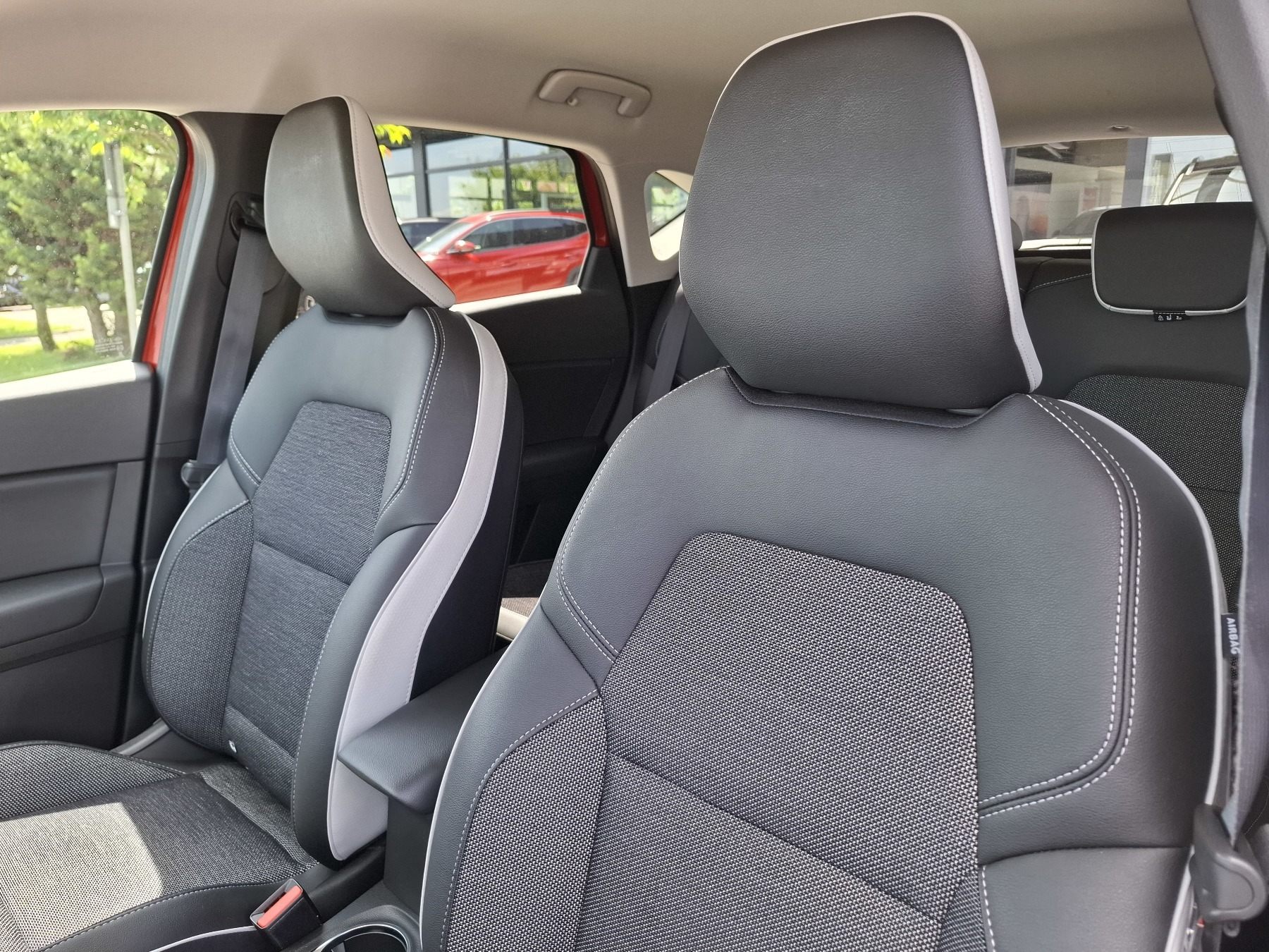 Bild 28 - Captur INTENS TCe 100