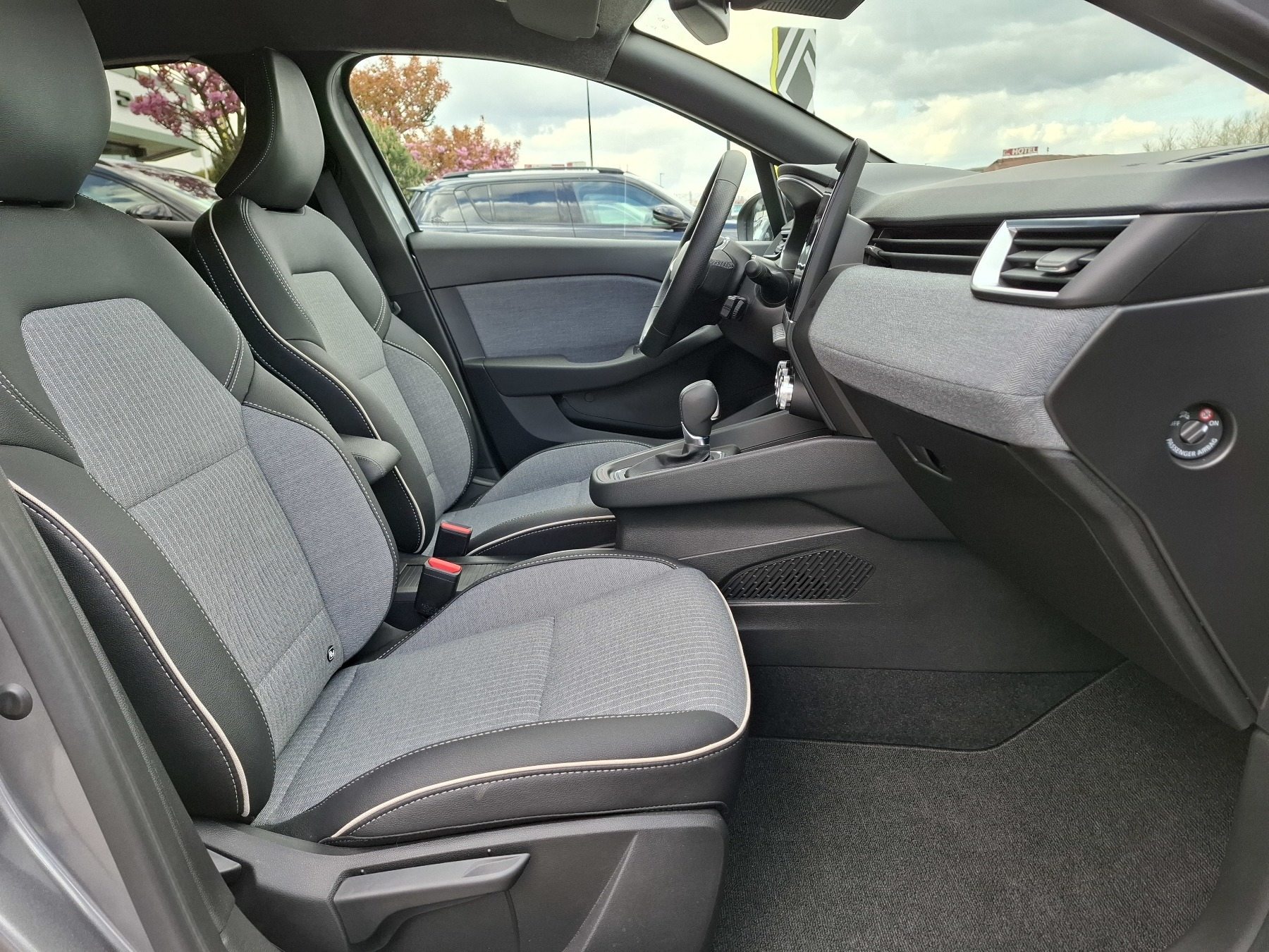 Bild 13 - Clio Techno E-TECH Full Hybrid 145