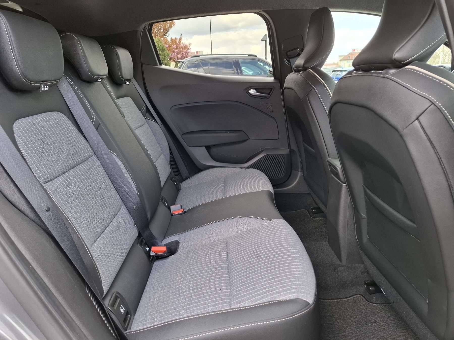 Bild 14 - Clio Techno E-TECH Full Hybrid 145