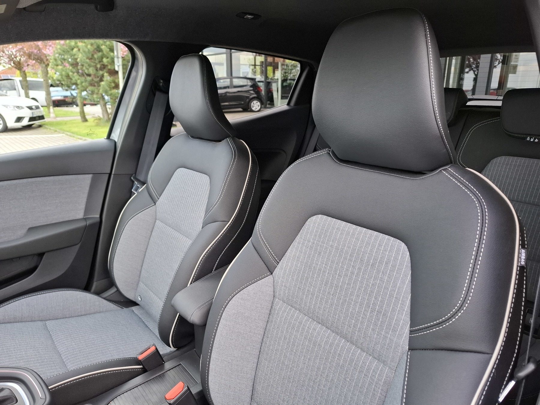Bild 30 - Clio Techno E-TECH Full Hybrid 145