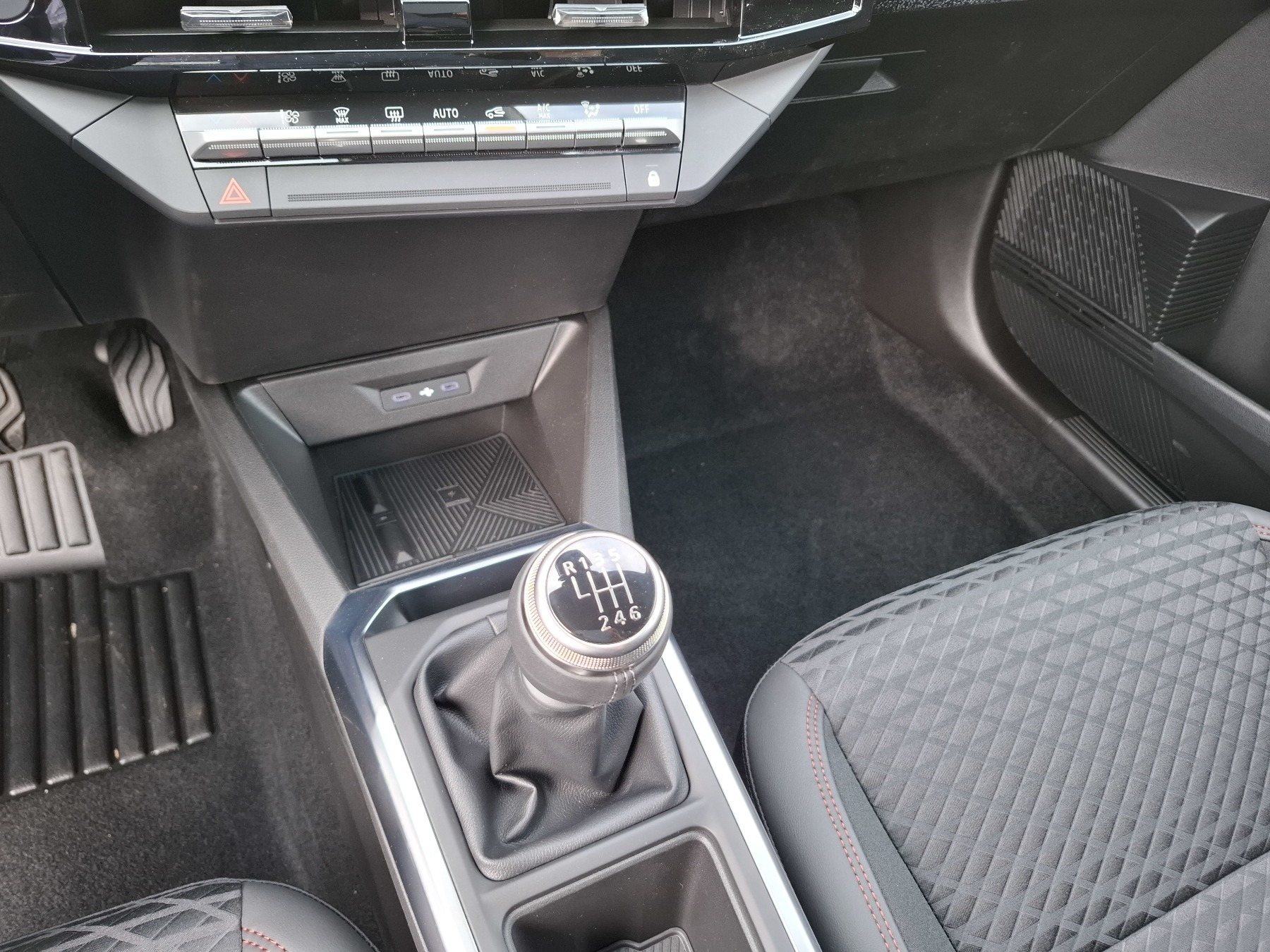Bild 24 - Clio Techno TCe 115