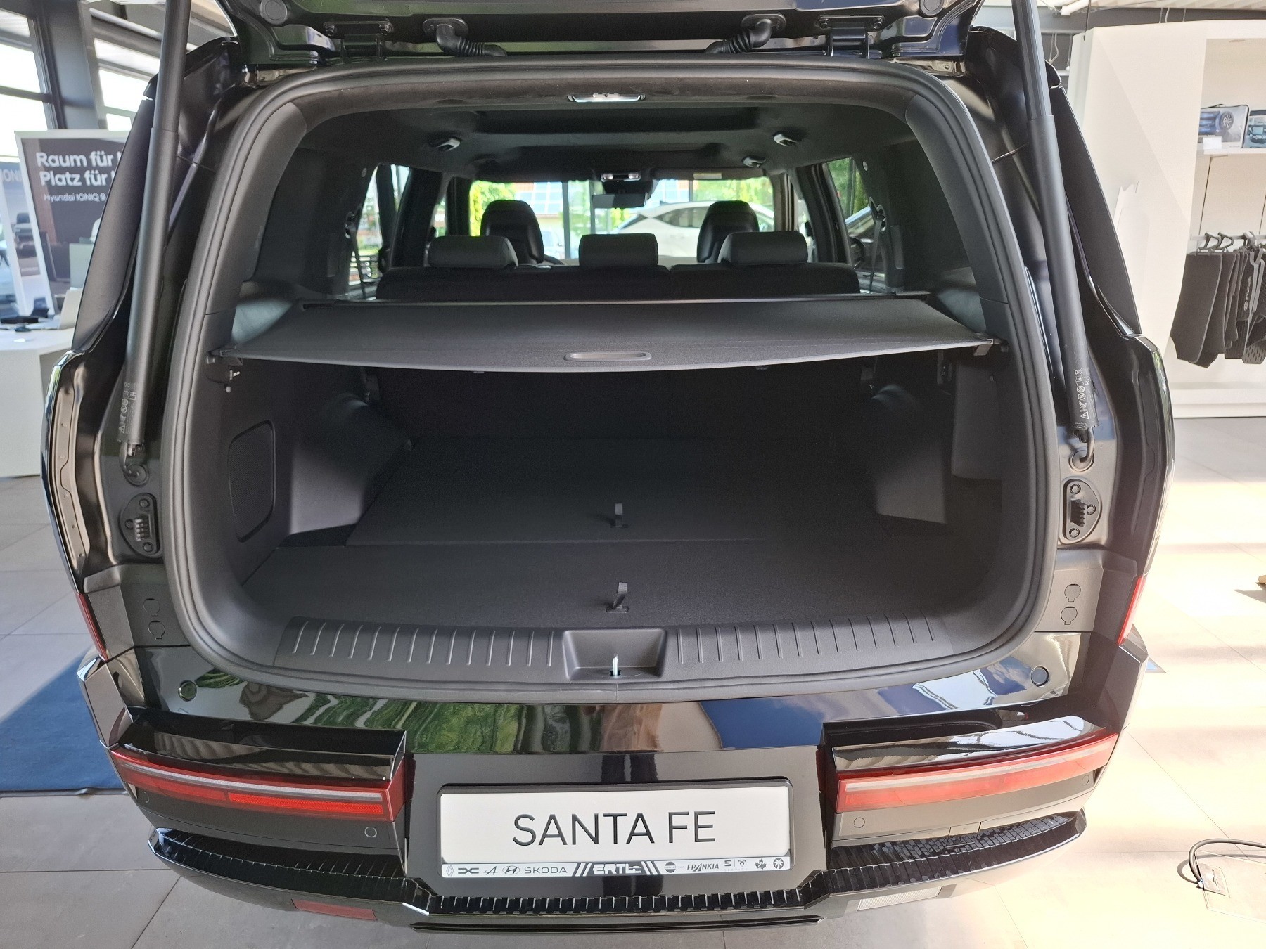 Bild 8 - SANTA FE HEV 1.6 T-GDI (239 PS) 4WD Blackline
