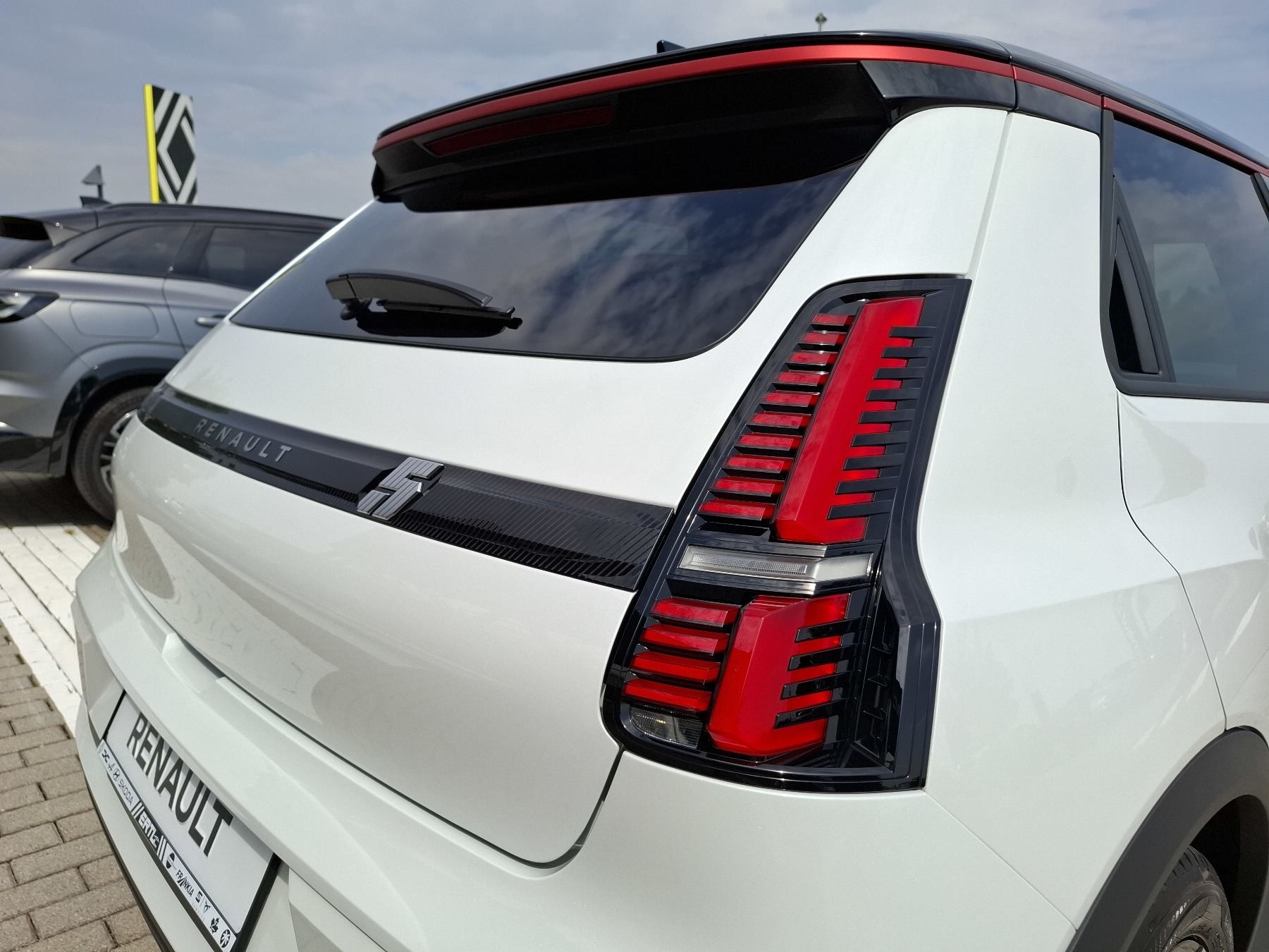 Bild 41 - R 5 E-Tech elektrisch Techno 150 Comfort Range
