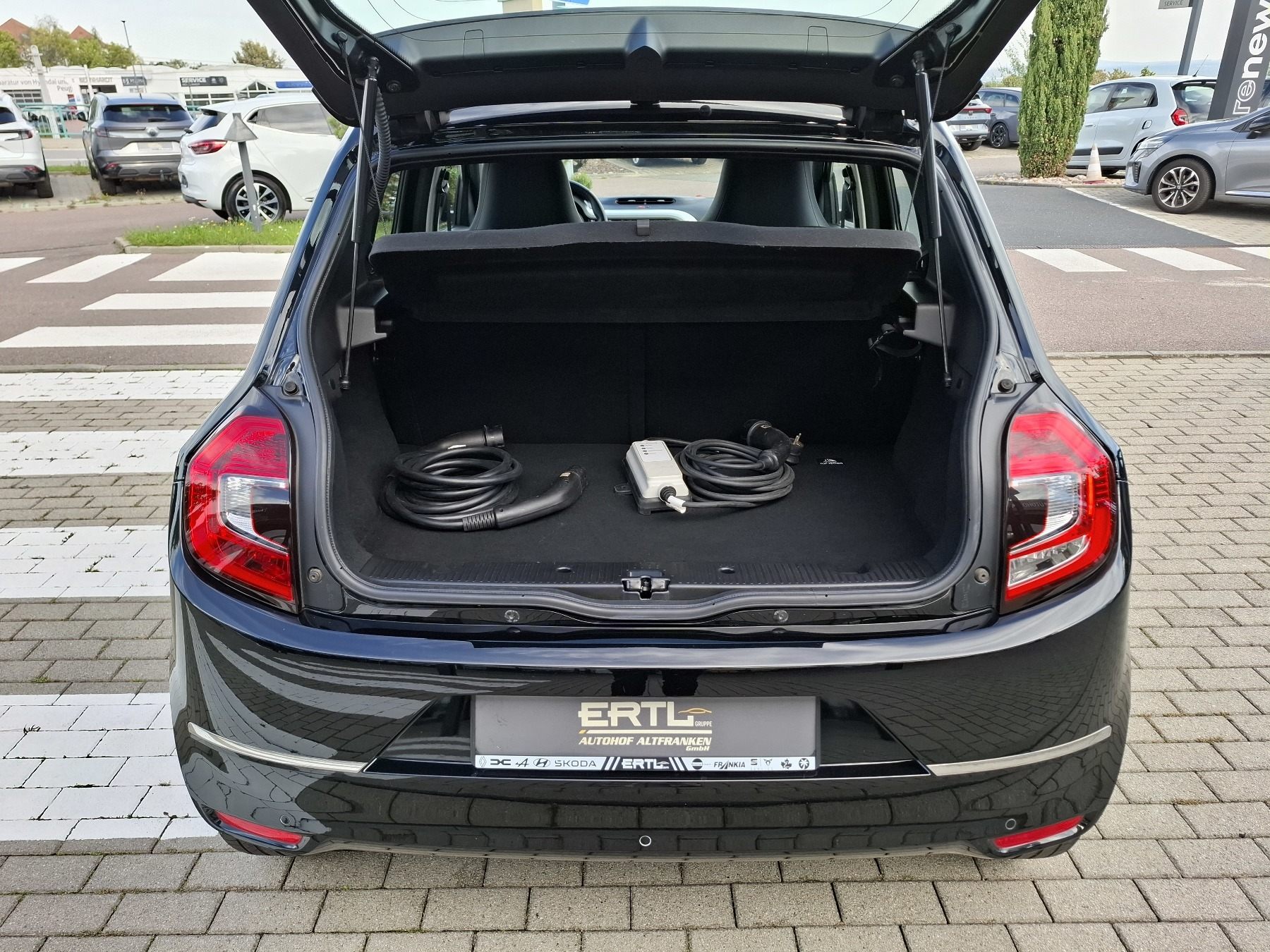Bild 10 - Twingo E-TECH 100% el. INTENS