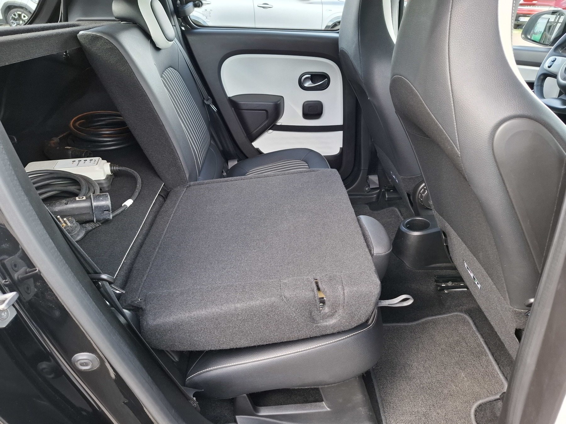 Bild 17 - Twingo E-TECH 100% el. INTENS