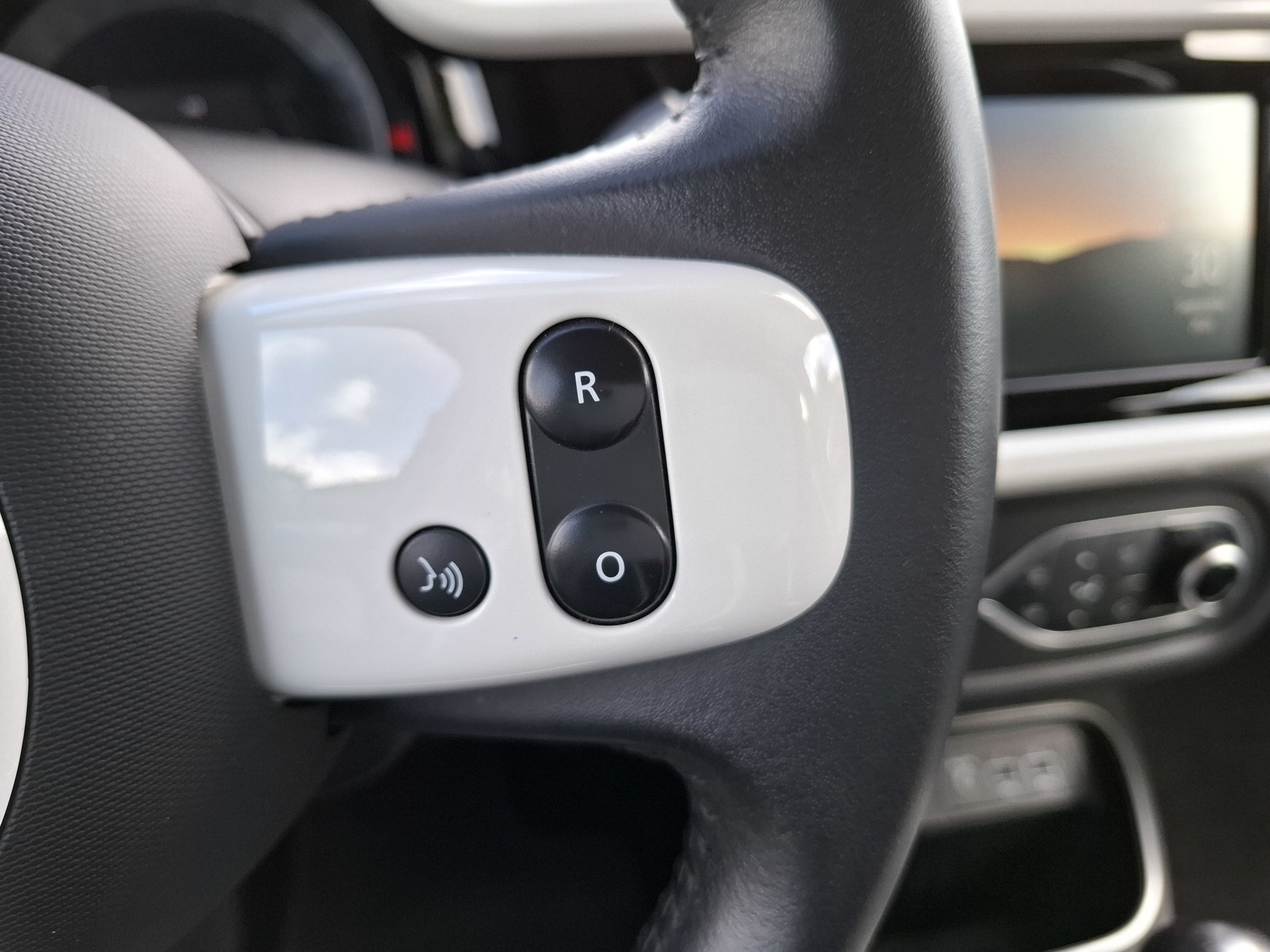 Bild 24 - Twingo E-TECH 100% el. INTENS