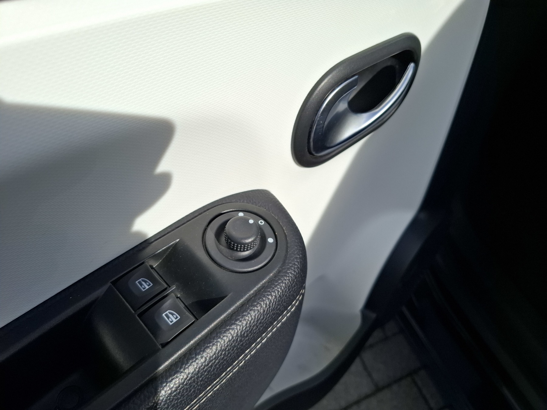 Bild 35 - Twingo E-TECH 100% el. INTENS