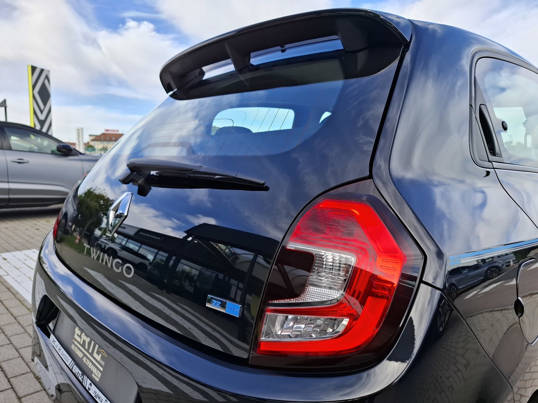 Bild 44 - Twingo E-TECH 100% el. INTENS