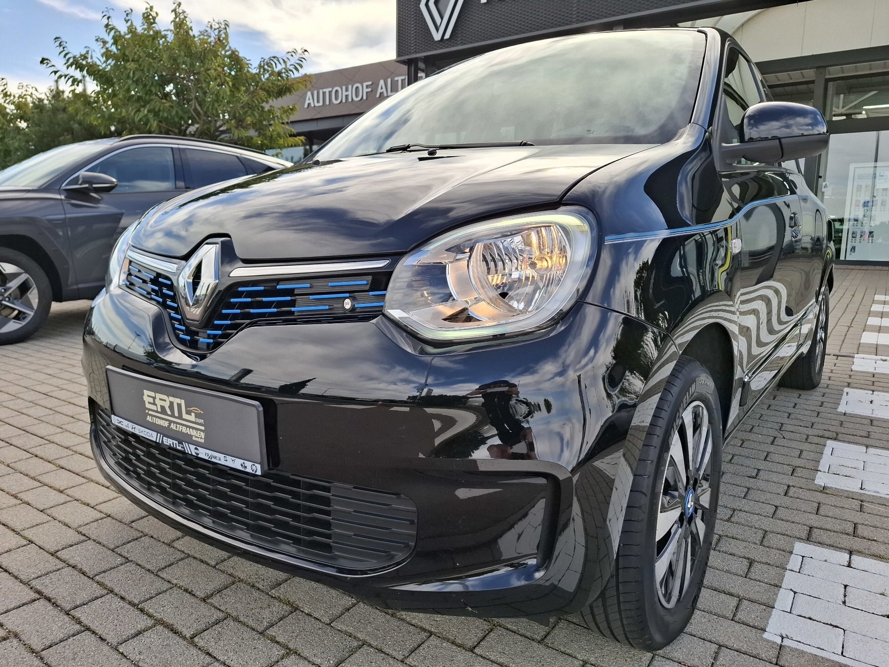 Bild 45 - Twingo E-TECH 100% el. INTENS