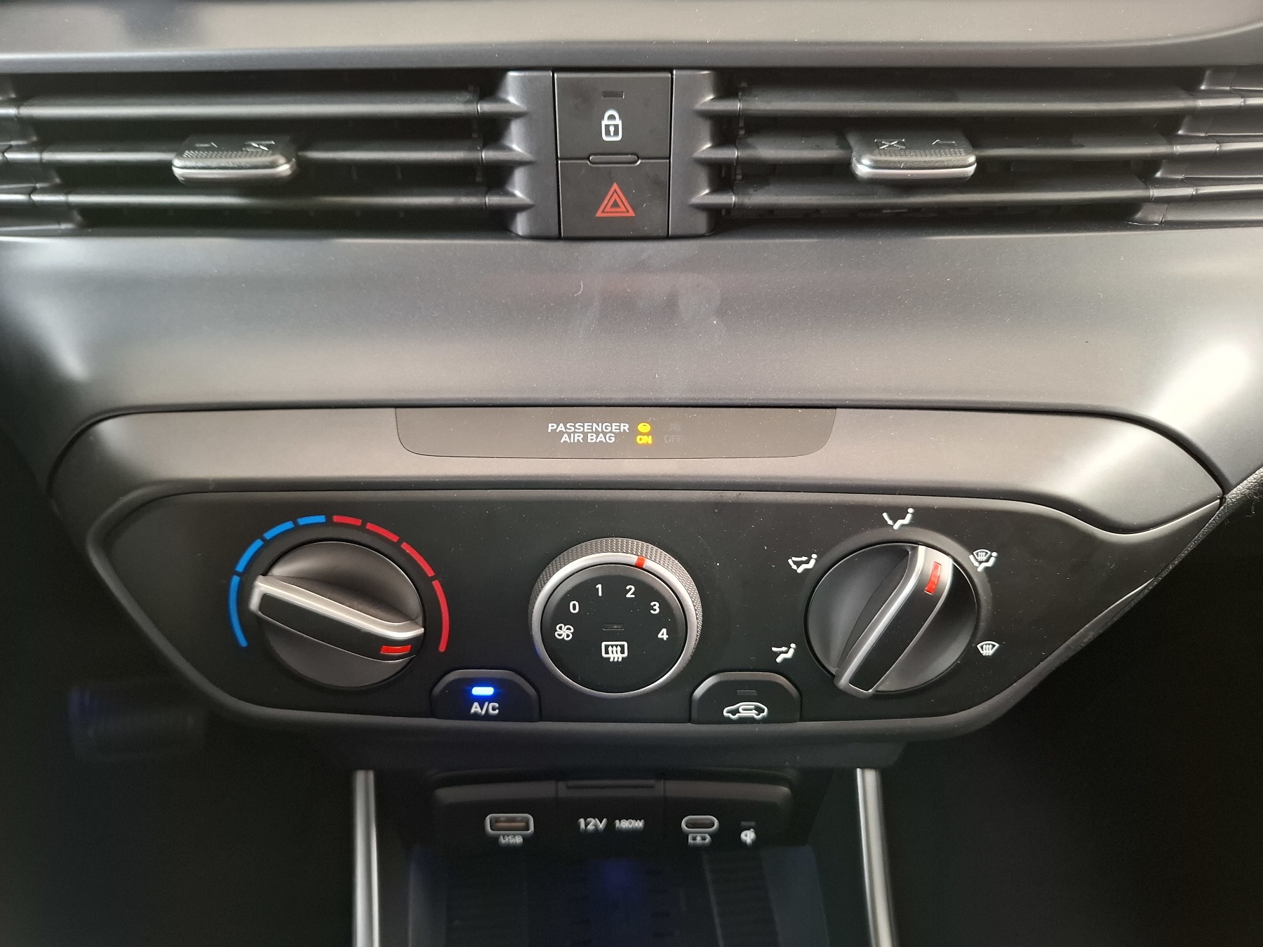 Bild 29 - i20 (MY27) 1.0 T-GDI (90 PS) 7-DCT 2WD Blackline