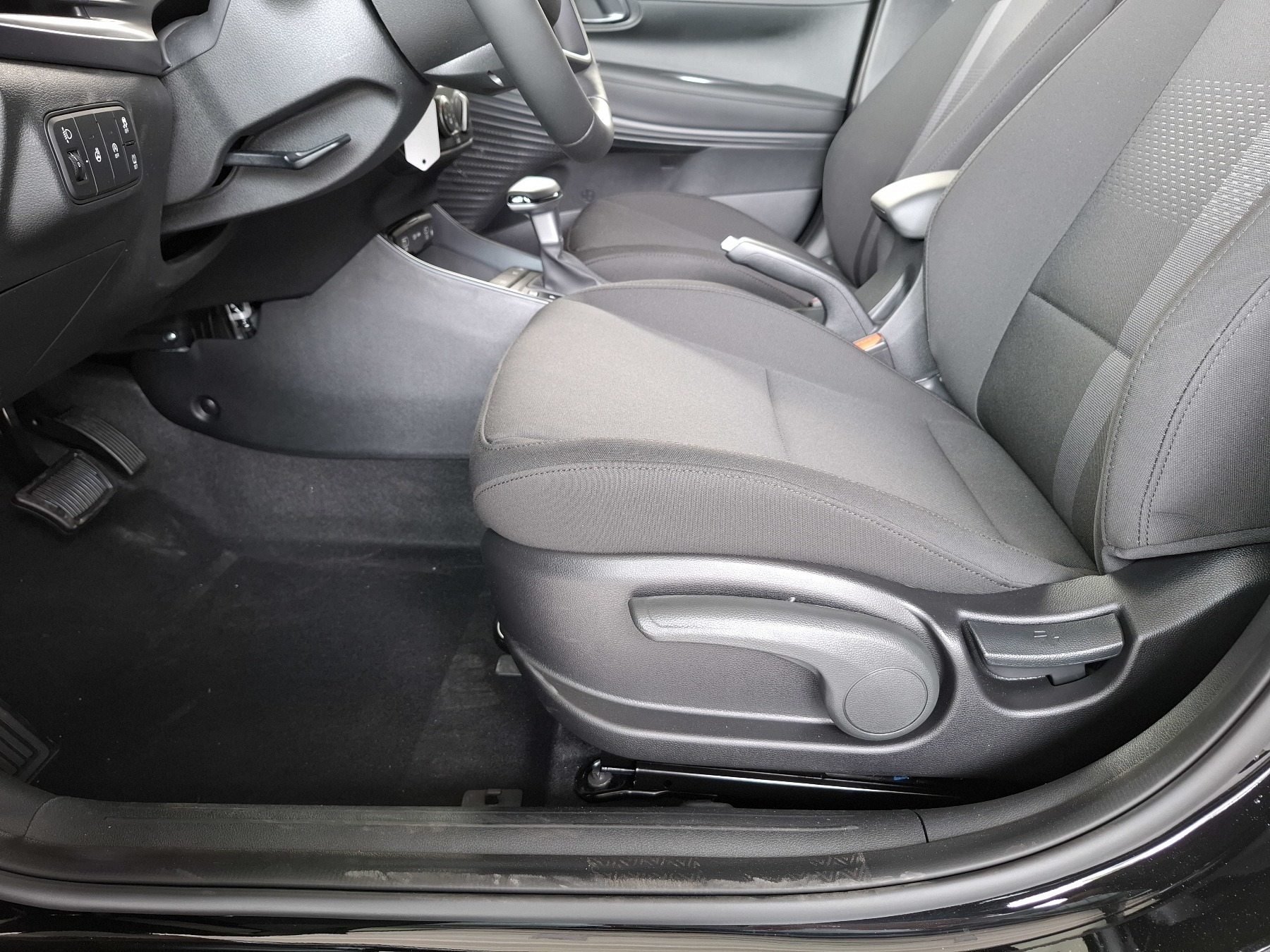 Bild 35 - i20 (MY27) 1.0 T-GDI (90 PS) 7-DCT 2WD Blackline