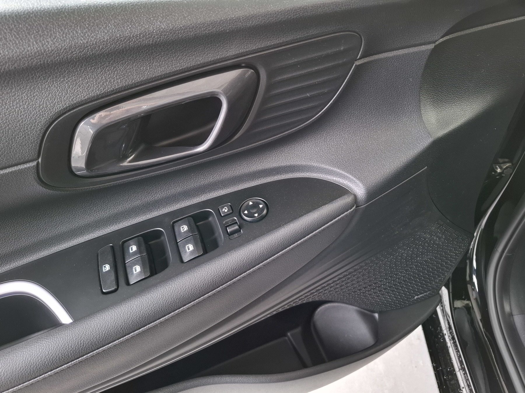 Bild 37 - i20 (MY27) 1.0 T-GDI (90 PS) 7-DCT 2WD Blackline