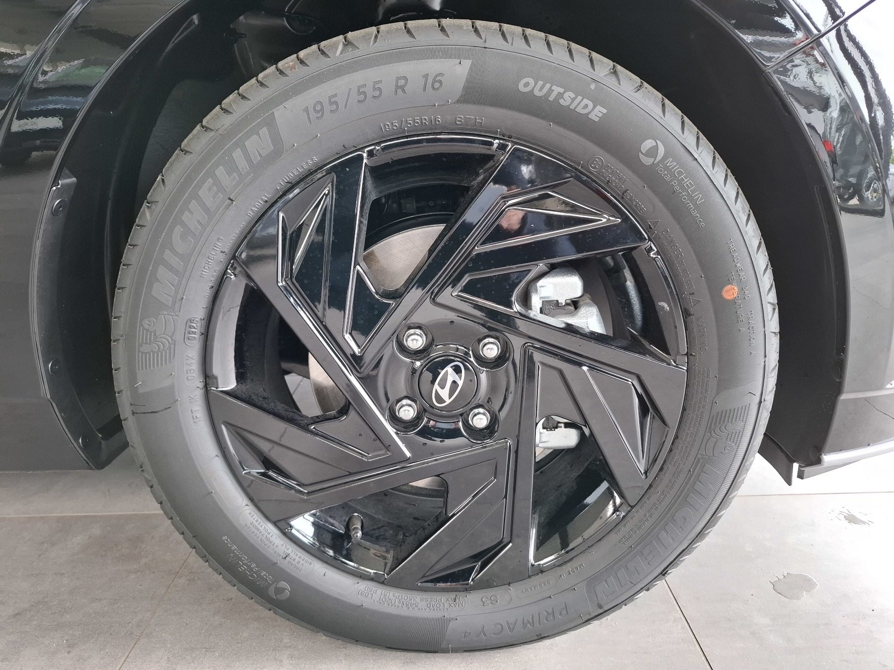 Bild 42 - i20 (MY27) 1.0 T-GDI (90 PS) 7-DCT 2WD Blackline