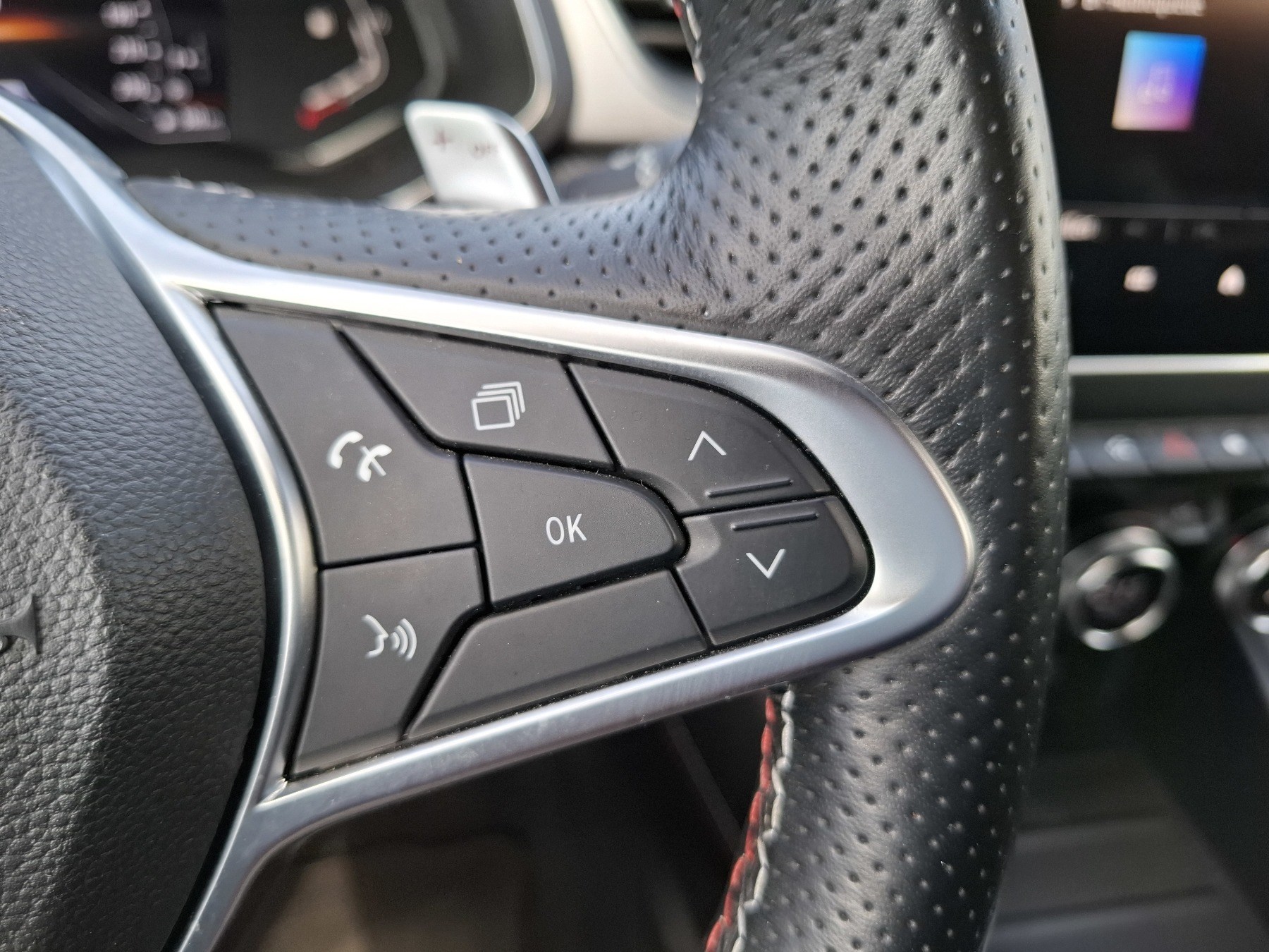 Bild 23 - Captur R.S. LINE TCe 140 EDC
