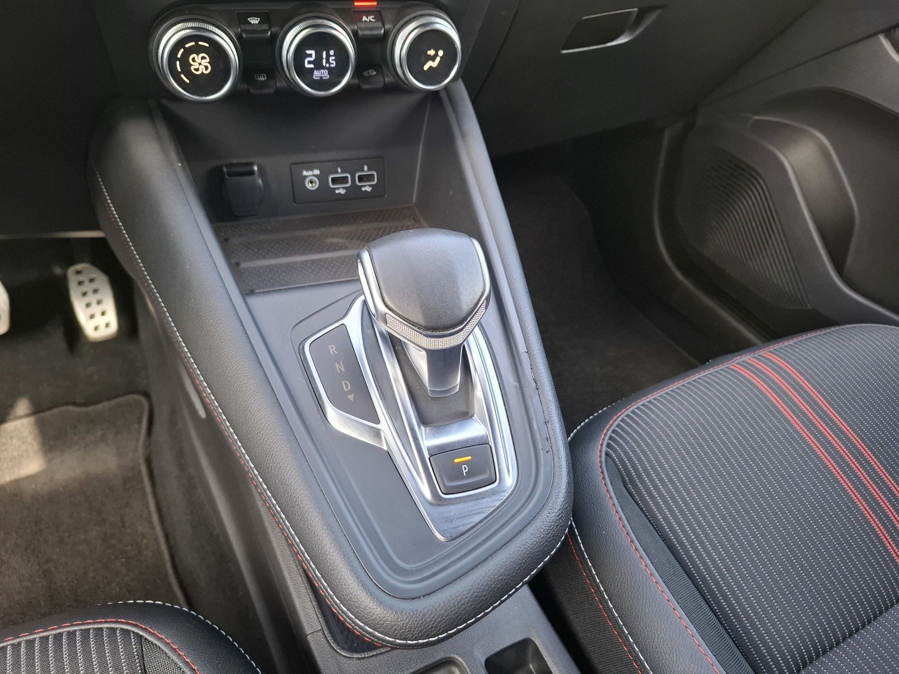 Bild 29 - Captur R.S. LINE TCe 140 EDC