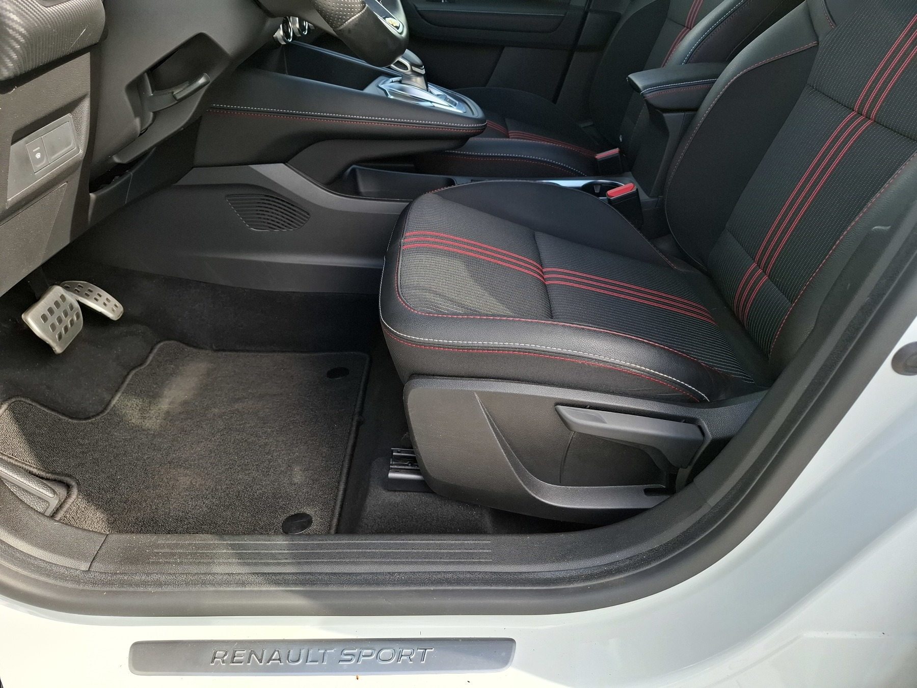 Bild 34 - Captur R.S. LINE TCe 140 EDC