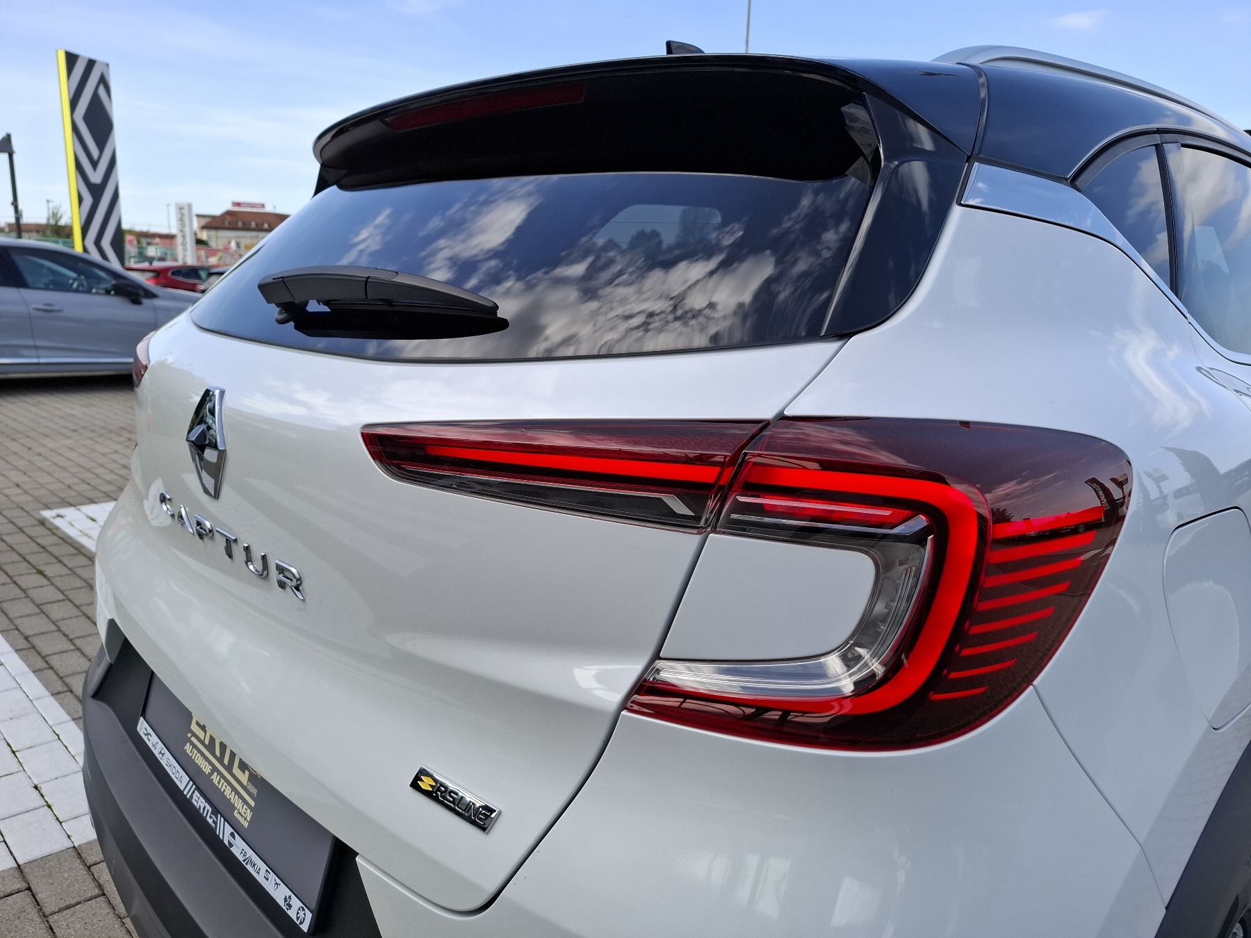 Bild 44 - Captur R.S. LINE TCe 140 EDC