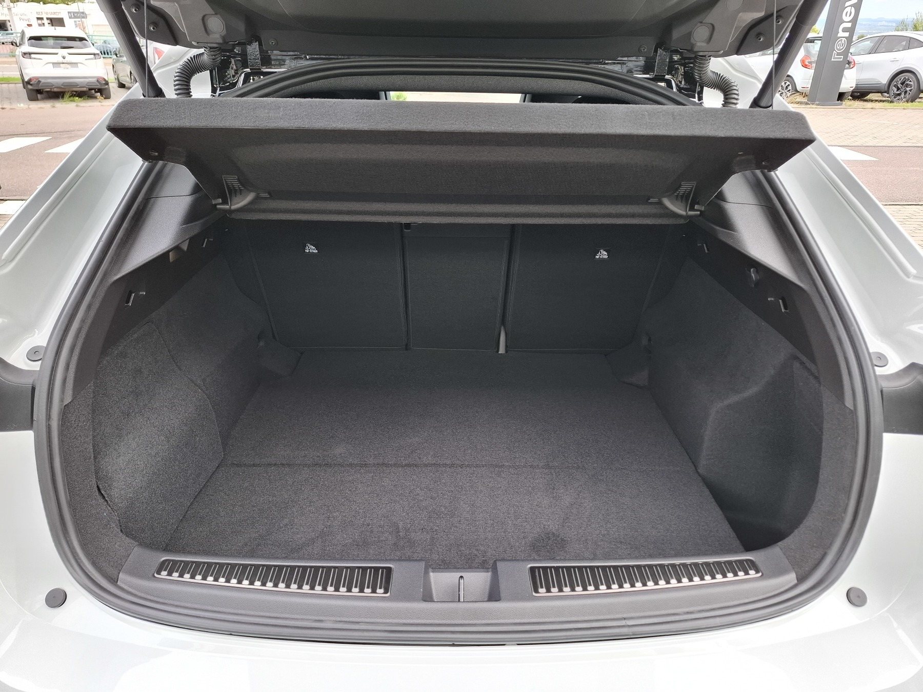 Bild 10 - Rafale Esprit Alpine Full Hybrid E-Tech 200