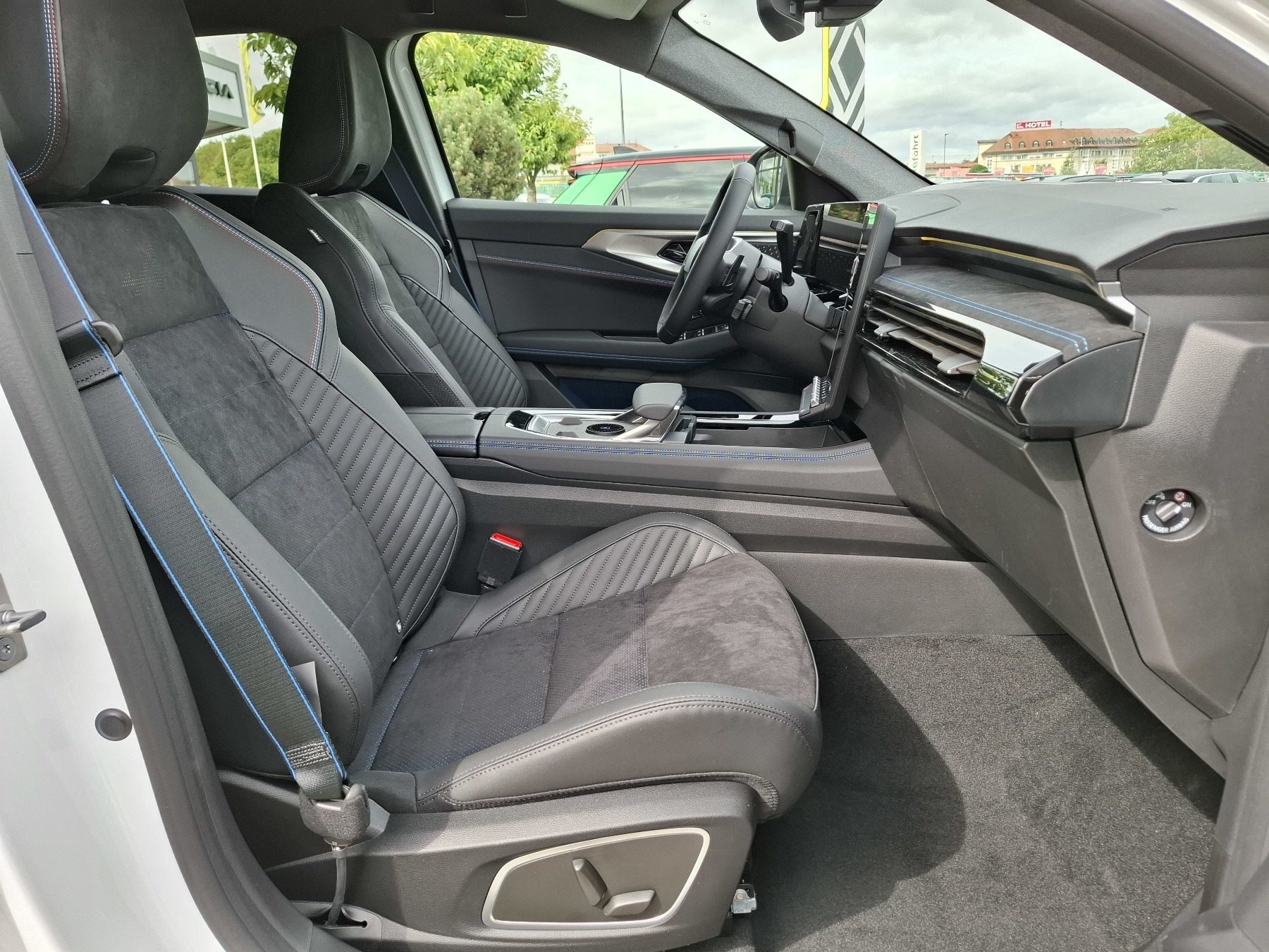 Bild 14 - Rafale Esprit Alpine Full Hybrid E-Tech 200