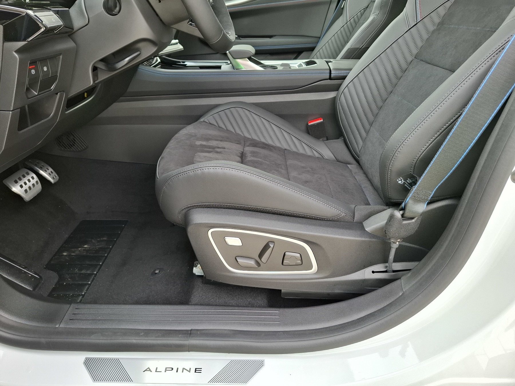 Bild 36 - Rafale Esprit Alpine Full Hybrid E-Tech 200
