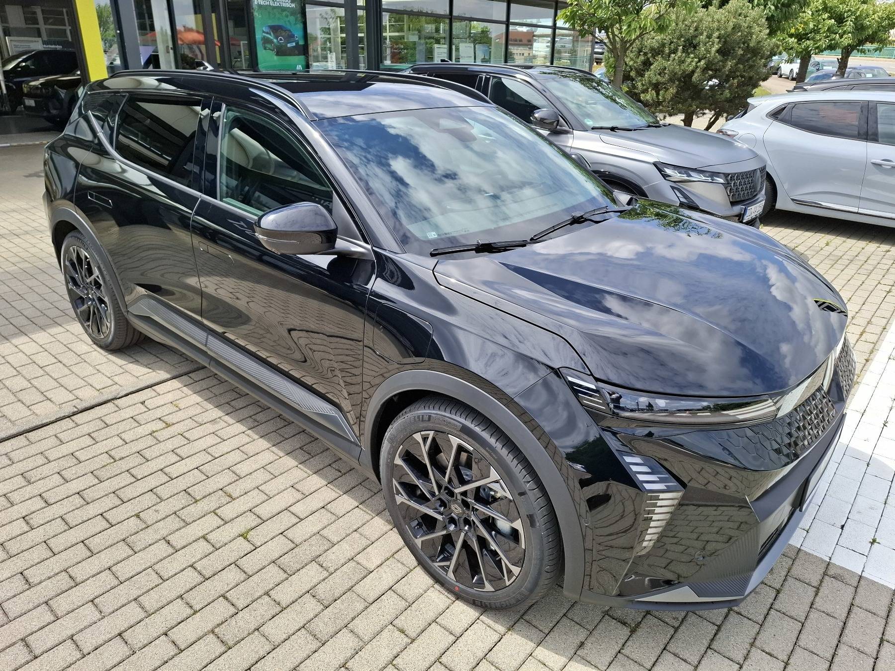 Bild 4 - Scenic E-TECH Esprit Alpine 220 Long Range