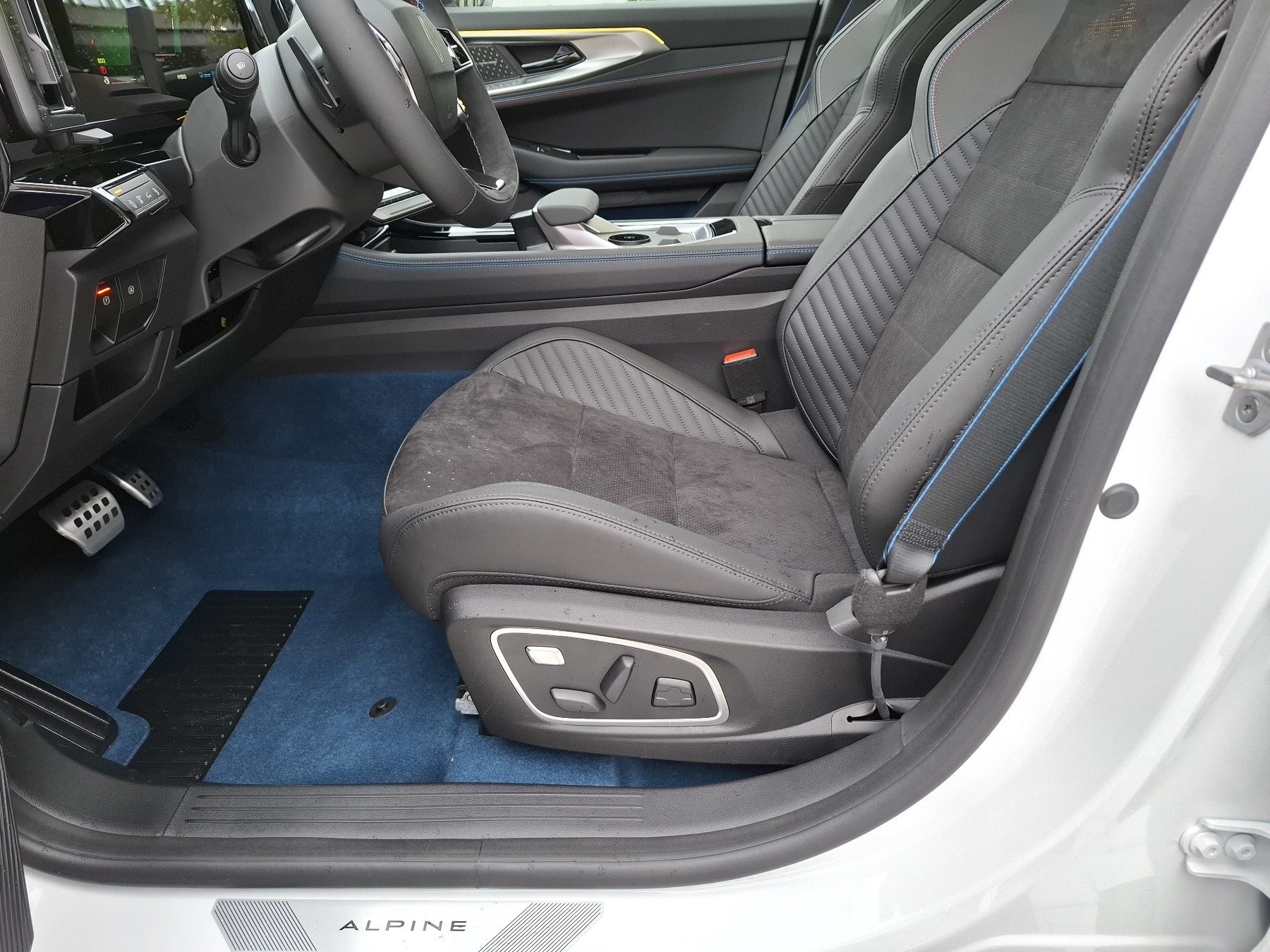 Bild 36 - Rafale Atelier Alpine E-Tech 4x4 300 Plug-in