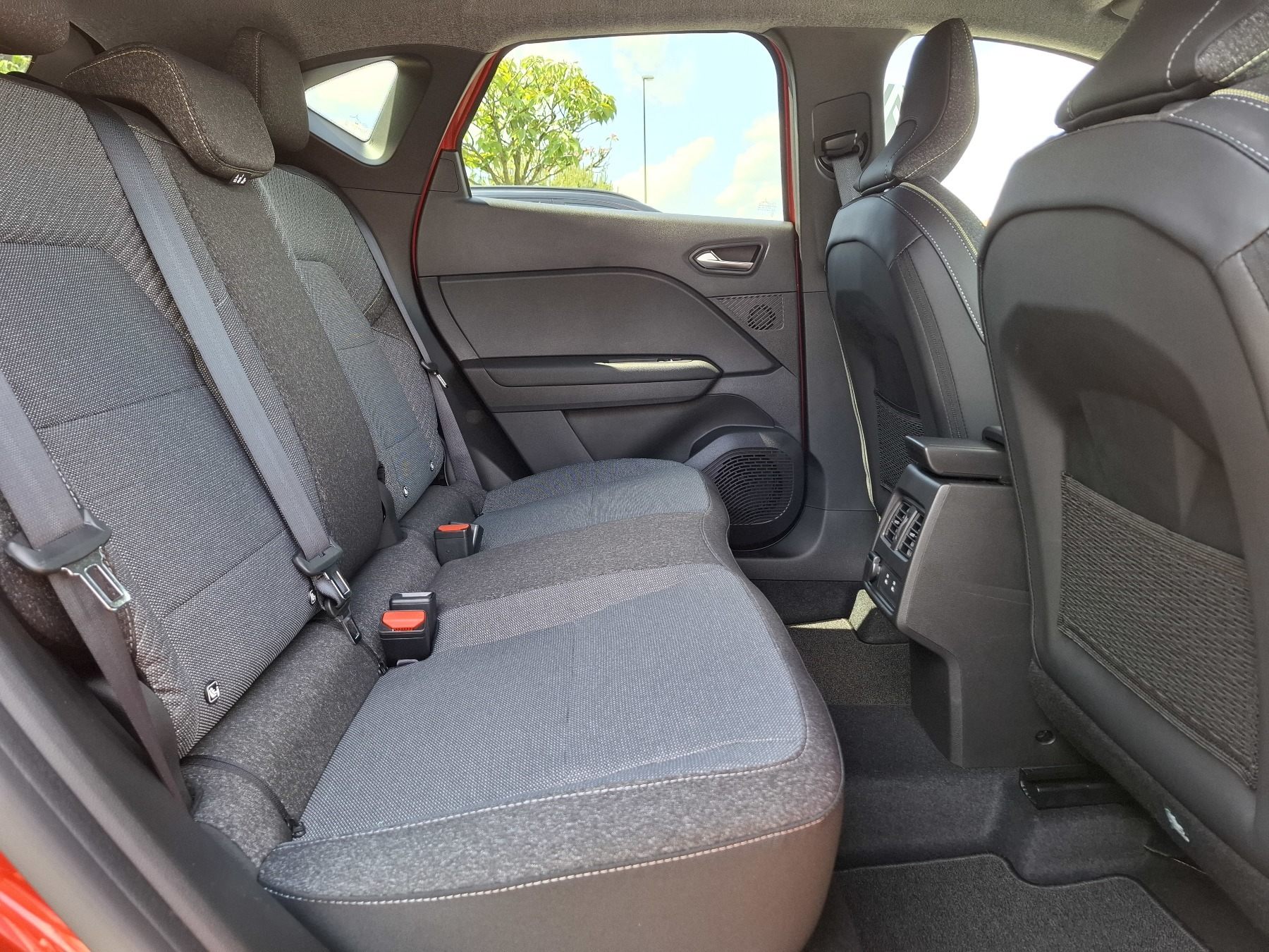 Bild 16 - Captur Techno Mild Hybrid 140