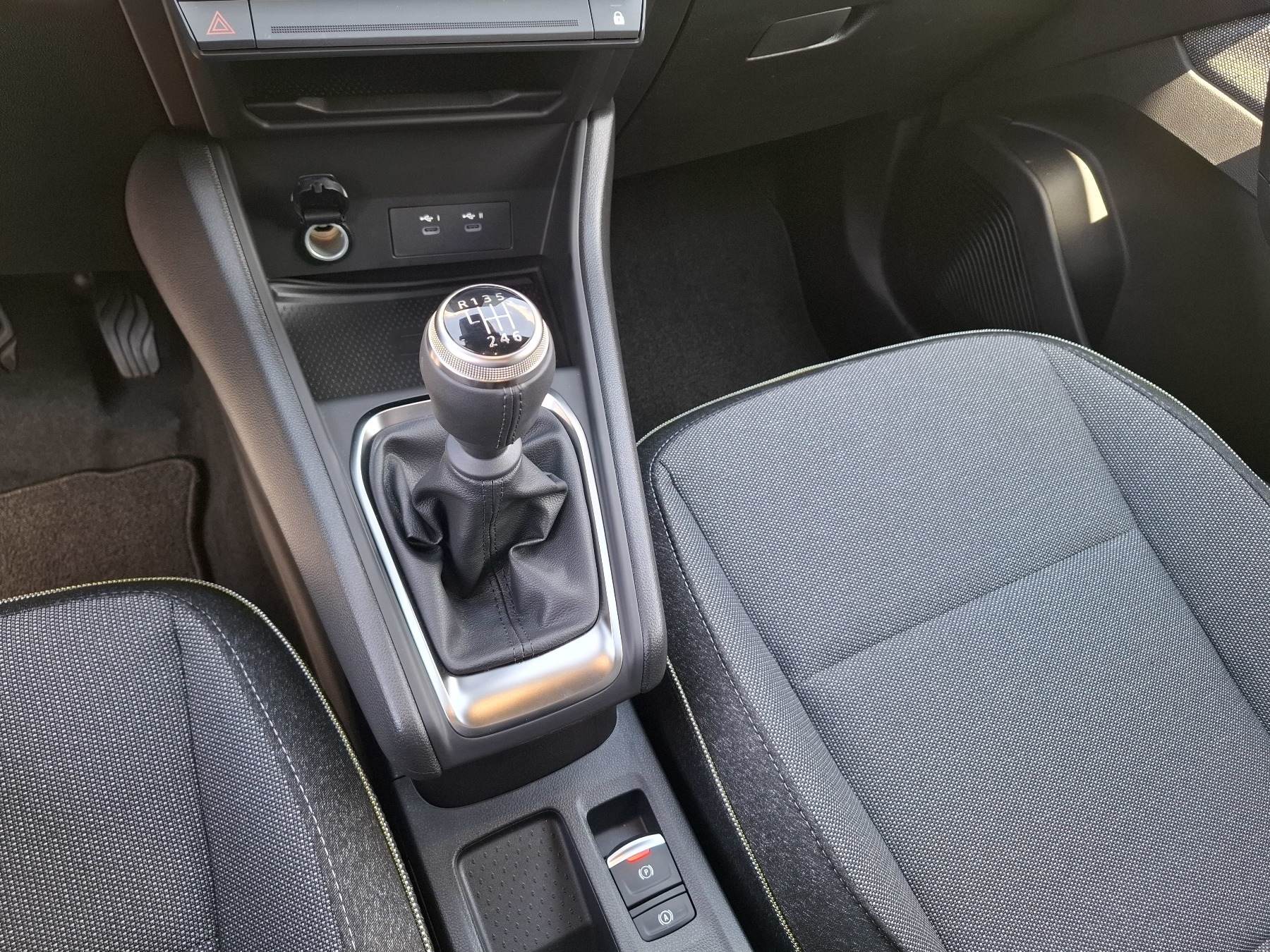 Bild 25 - Captur Techno Mild Hybrid 140