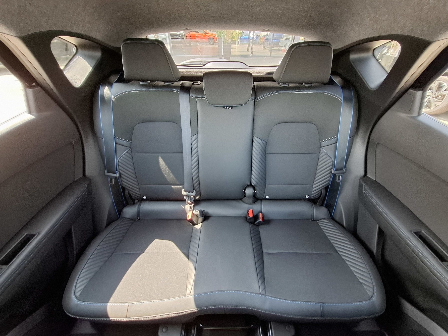 Bild 17 - Captur Esprit Alpine Mild Hybrid 160 EDC