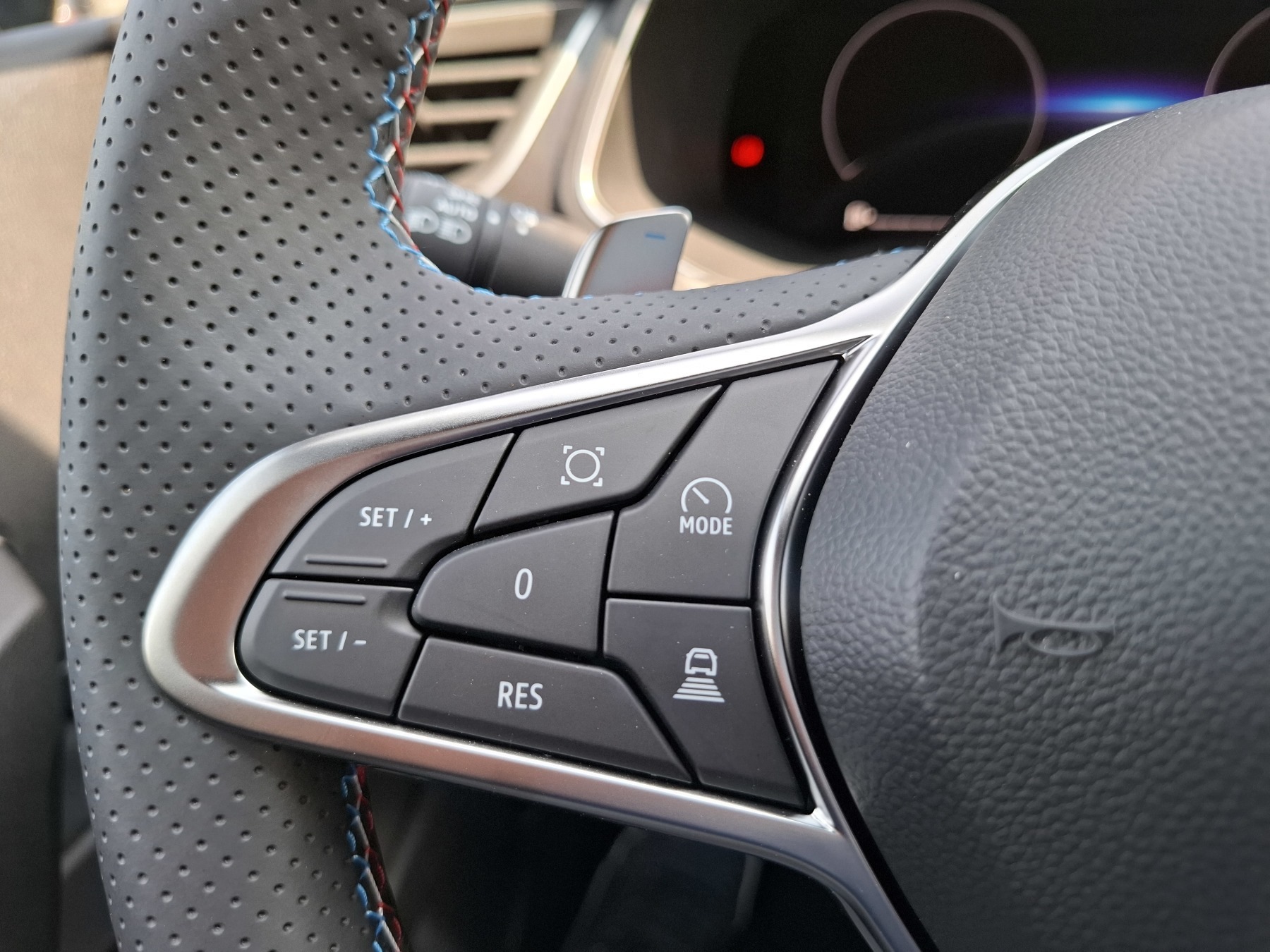 Bild 21 - Captur Esprit Alpine Mild Hybrid 160 EDC