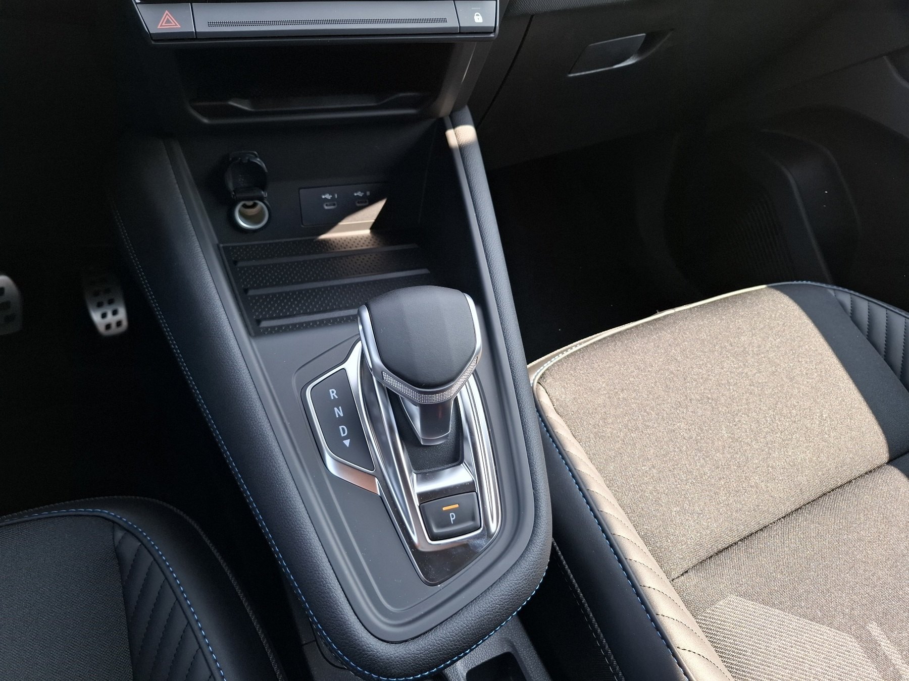 Bild 26 - Captur Esprit Alpine Mild Hybrid 160 EDC
