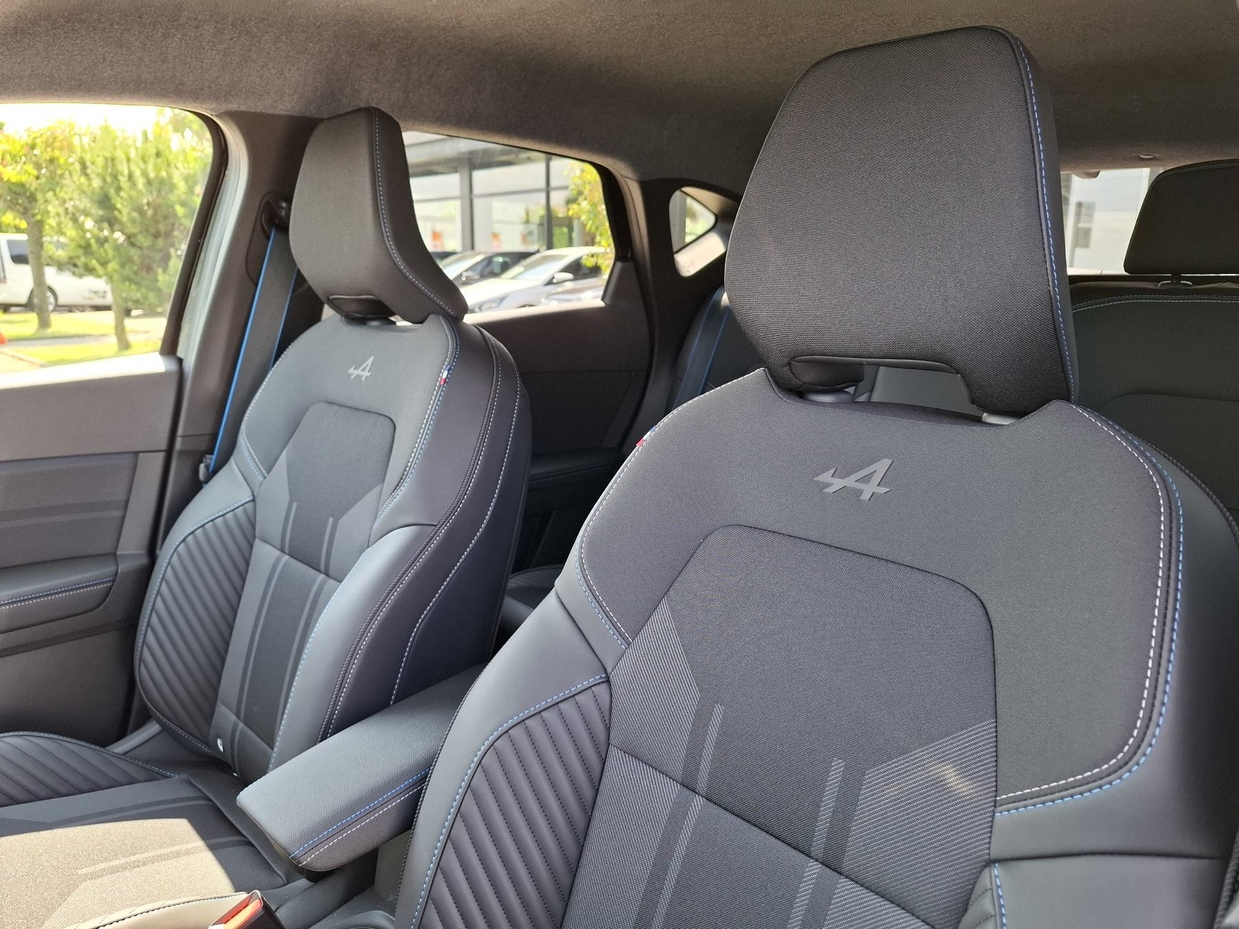 Bild 30 - Captur Esprit Alpine Mild Hybrid 160 EDC