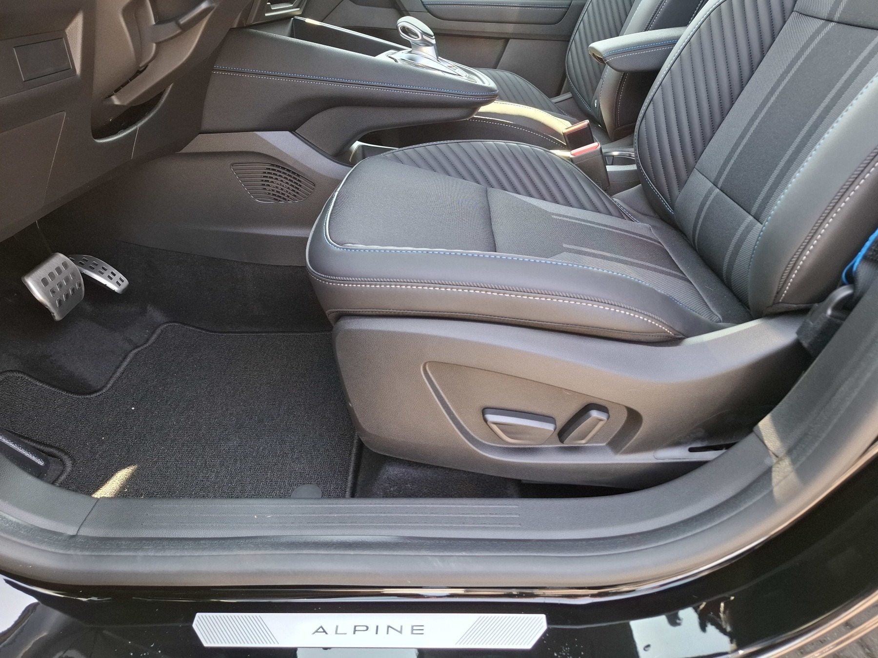 Bild 31 - Captur Esprit Alpine Mild Hybrid 160 EDC