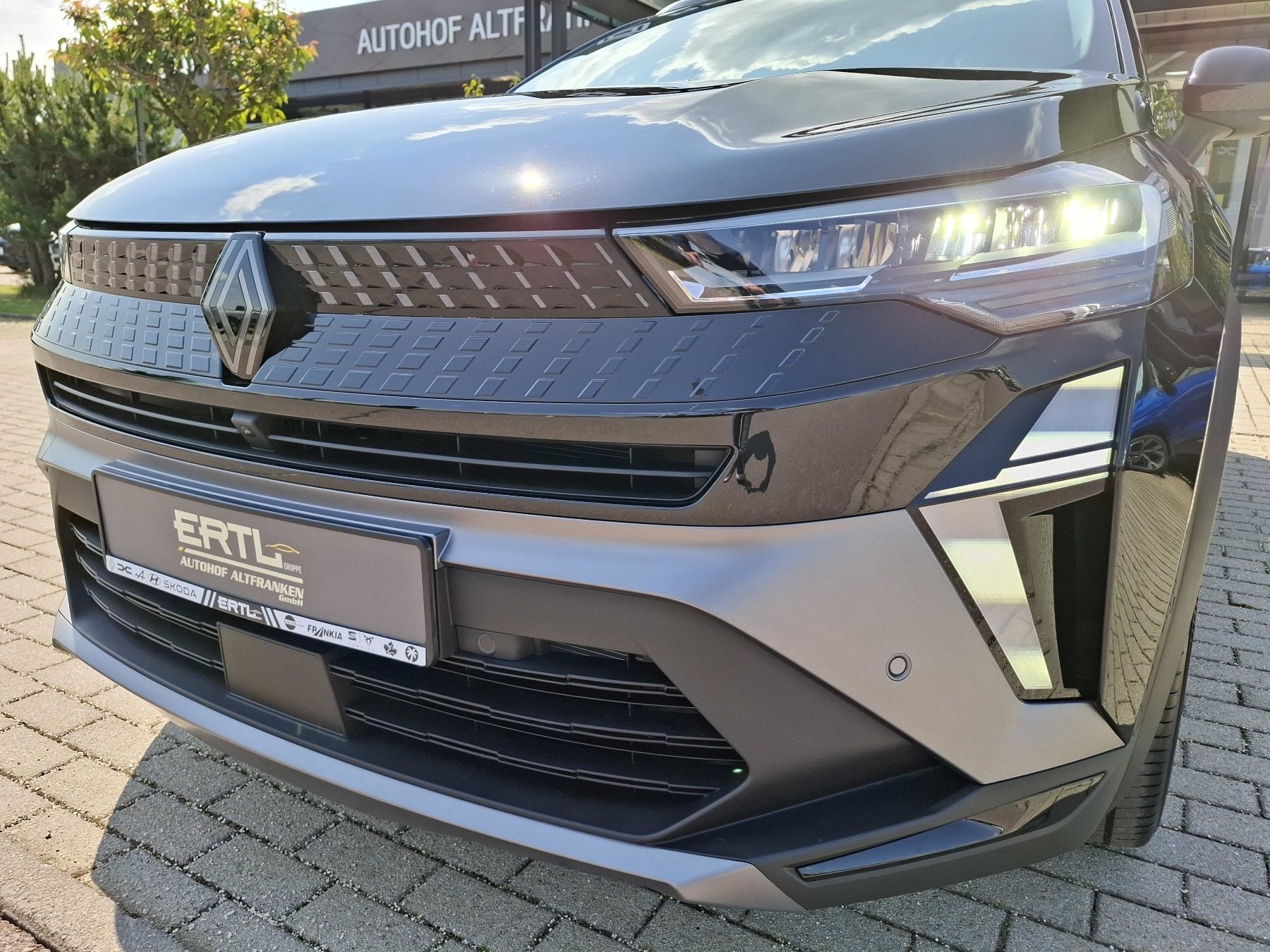 Bild 41 - Captur Esprit Alpine Mild Hybrid 160 EDC