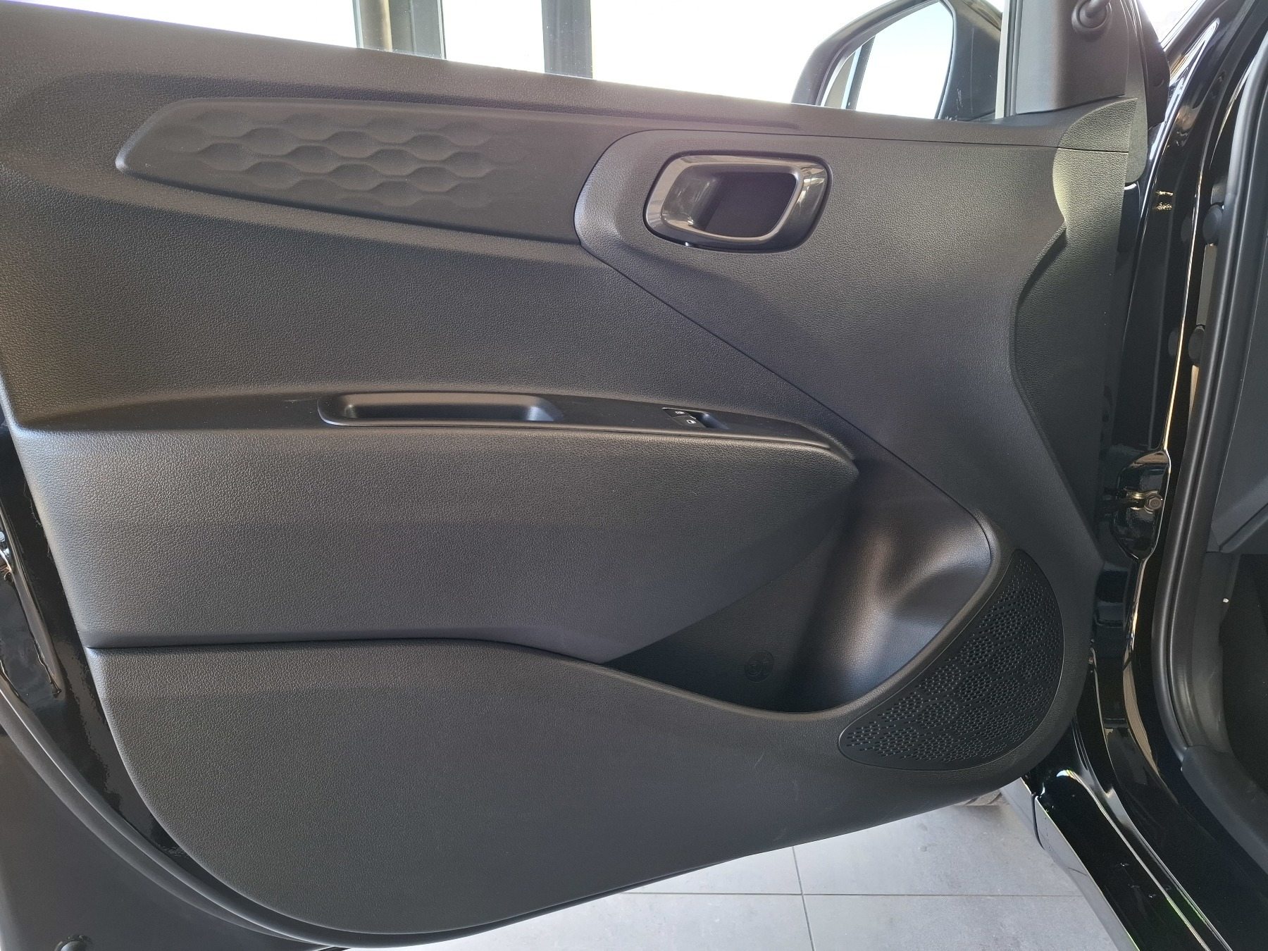 Bild 27 - i10 FL (MY25) 1.0 Benzin (63 PS) 5-MT 2WD Select