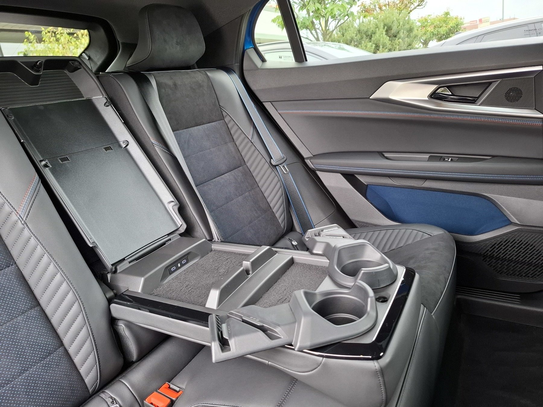Bild 18 - Rafale Esprit Alpine E-Tech Full Hybrid 200