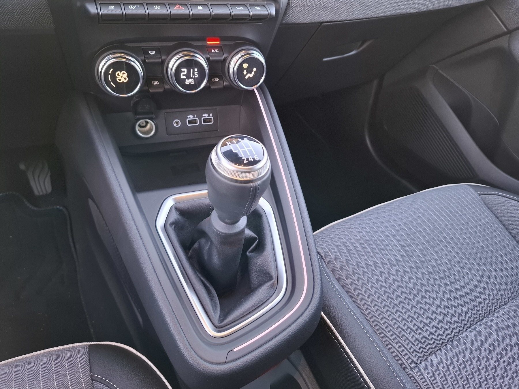 Bild 22 - Clio Techno TCe 90