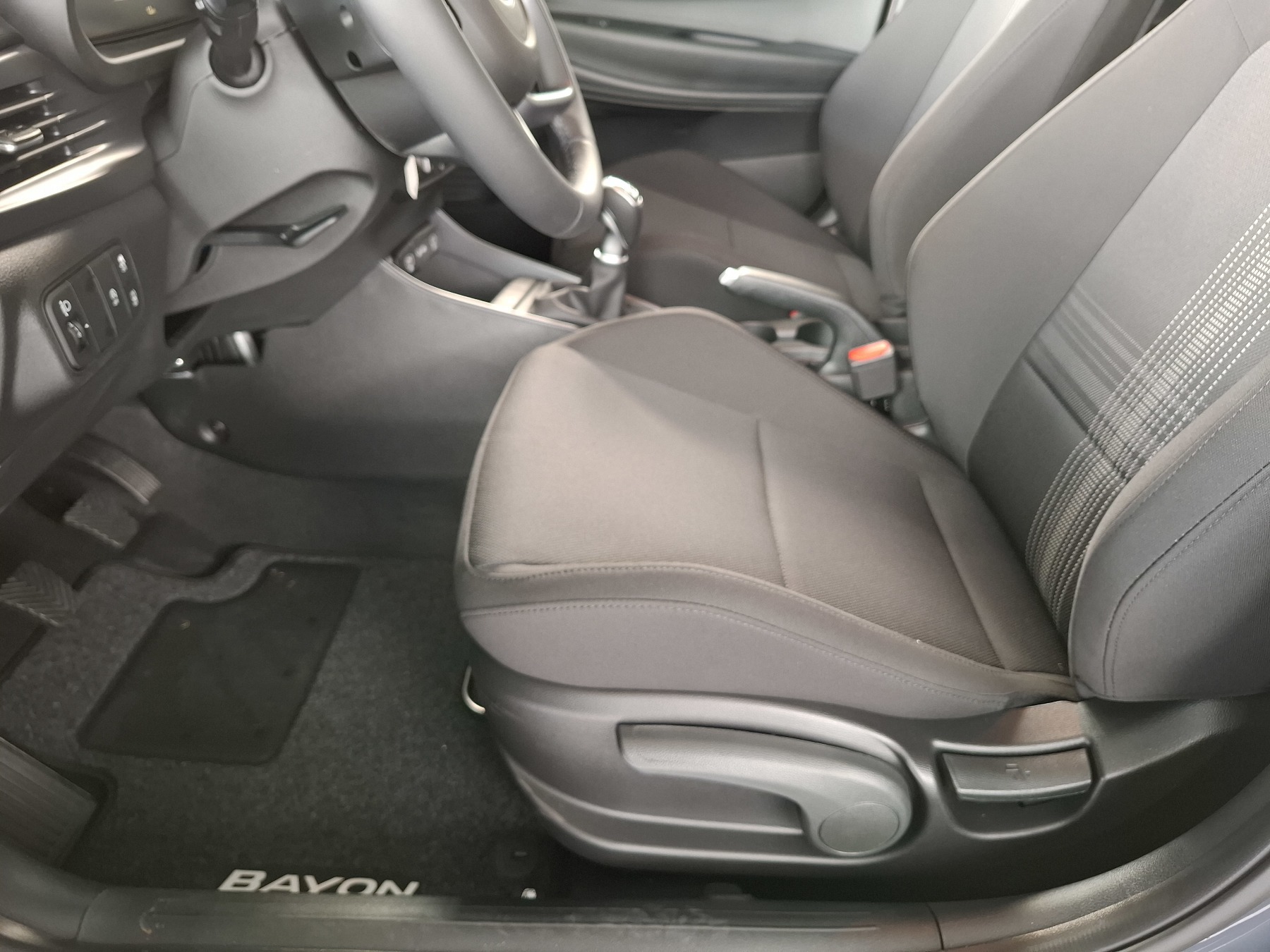 Bild 29 - BAYON 1.0 T-GDI (100 PS) 6-MT 2WD Select